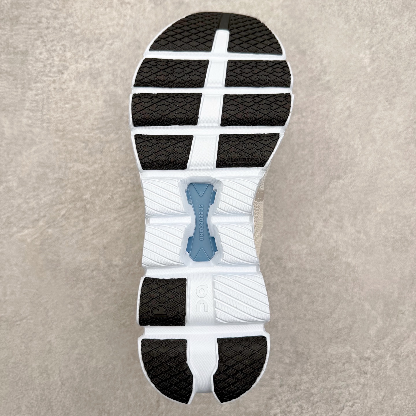 图片[9]-On昂跑 Cloudtilt X 4 系带减震耐磨低帮生活休闲鞋 此运动品牌 开创于2010年 缓震着陆、强效回弹、轻柔质感的设计构思始终是ON研制关键 与此同时基于“为全球提供革新性的跑步感受”信念 陆续推出了多款跑鞋及其以专业运动人体跑步工程学为设计关键的功能性跑步服饰设备 让跑者不费力气地畅快畅跑 尺码：36 36.5 37.5 38 38.5 39 40 40.5 41 42 42.5 43 44 44.5 45-选品中心