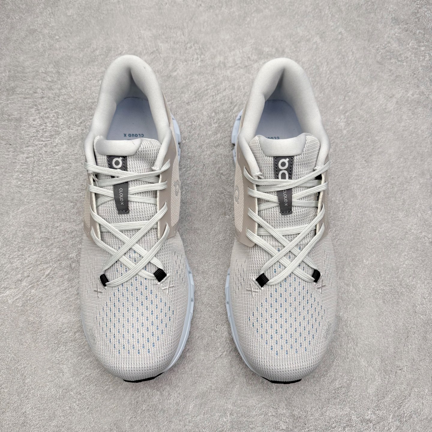 图片[2]-On昂跑 Cloudtilt X 4 系带减震耐磨低帮生活休闲鞋 此运动品牌 开创于2010年 缓震着陆、强效回弹、轻柔质感的设计构思始终是ON研制关键 与此同时基于“为全球提供革新性的跑步感受”信念 陆续推出了多款跑鞋及其以专业运动人体跑步工程学为设计关键的功能性跑步服饰设备 让跑者不费力气地畅快畅跑 尺码：36 36.5 37.5 38 38.5 39 40 40.5 41 42 42.5 43 44 44.5 45-选品中心