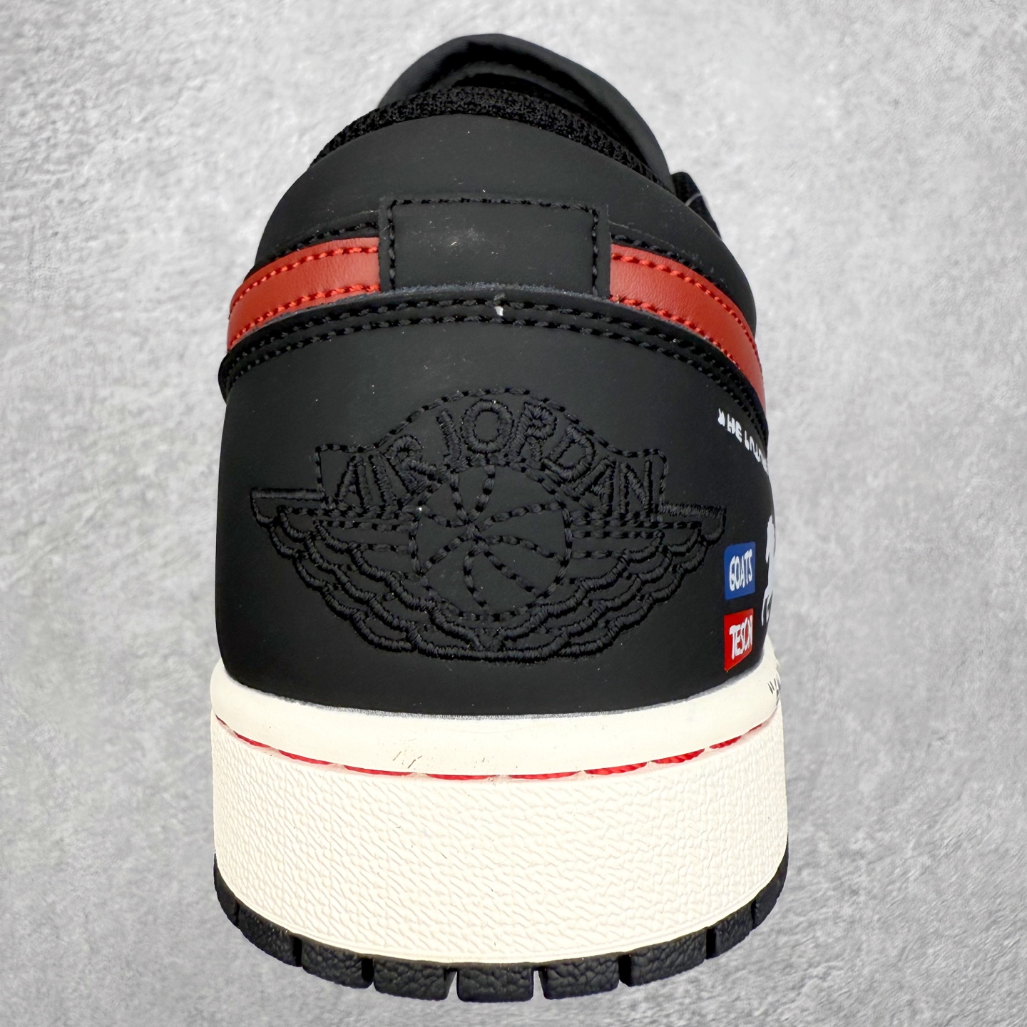 图片[8]-＃K版 Air Jordan AJ1 Low 低帮 553558-040 全新流水线出品 DT版本唯一平替选择 市场第二梯队最强版 全部原鞋开发 原楦原纸板开发 全鞋电脑针车 原厂内置全掌气垫 原盒内在原标 唯一Zp原版鞋带绑法 免检产品 全新2022版型 全头层皮料 完美零毛边处理 原厂配置全掌气垫 价格定位良心 几十个配色陆续出货 实拍调校N版已经零色差零失真 百分百还原实物色彩所见即所得 不存在货不对板色差等低级问题 选购参考实物拍摄 不混卖不参货 只用心做好货严格选品 承诺混一赔十 尺码：36 36.5 37.5 38 38.5 39 40 40.5 41 42 42.5 43 44 44.5 45-选品中心