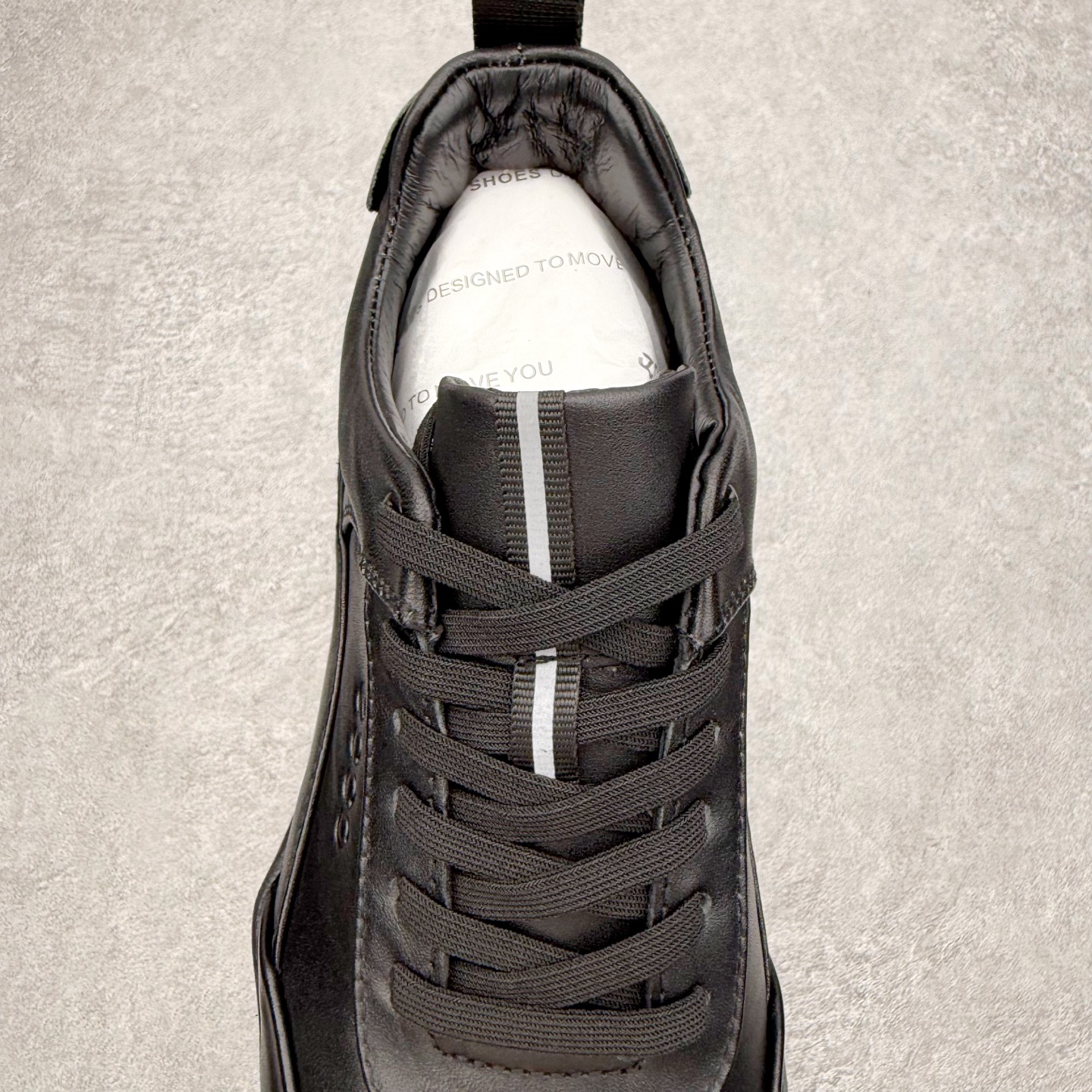 图片[5]-ECCO爱步跑步鞋百搭舒适 秋冬新款厚底休闲运动鞋男鞋 灵动系列 黄景瑜同款 品质牛皮鞋面，轻盈柔韧 具有良好的透气性 细腻柔软 简约系带设计 可自由调节松紧 贴合脚型 PU泡沫橡胶大底 抓地力强 具有良好的防滑耐磨性 时尚简约 休闲百搭 尺码：38 39 40 41 42 43 44 （皮鞋码）-选品中心