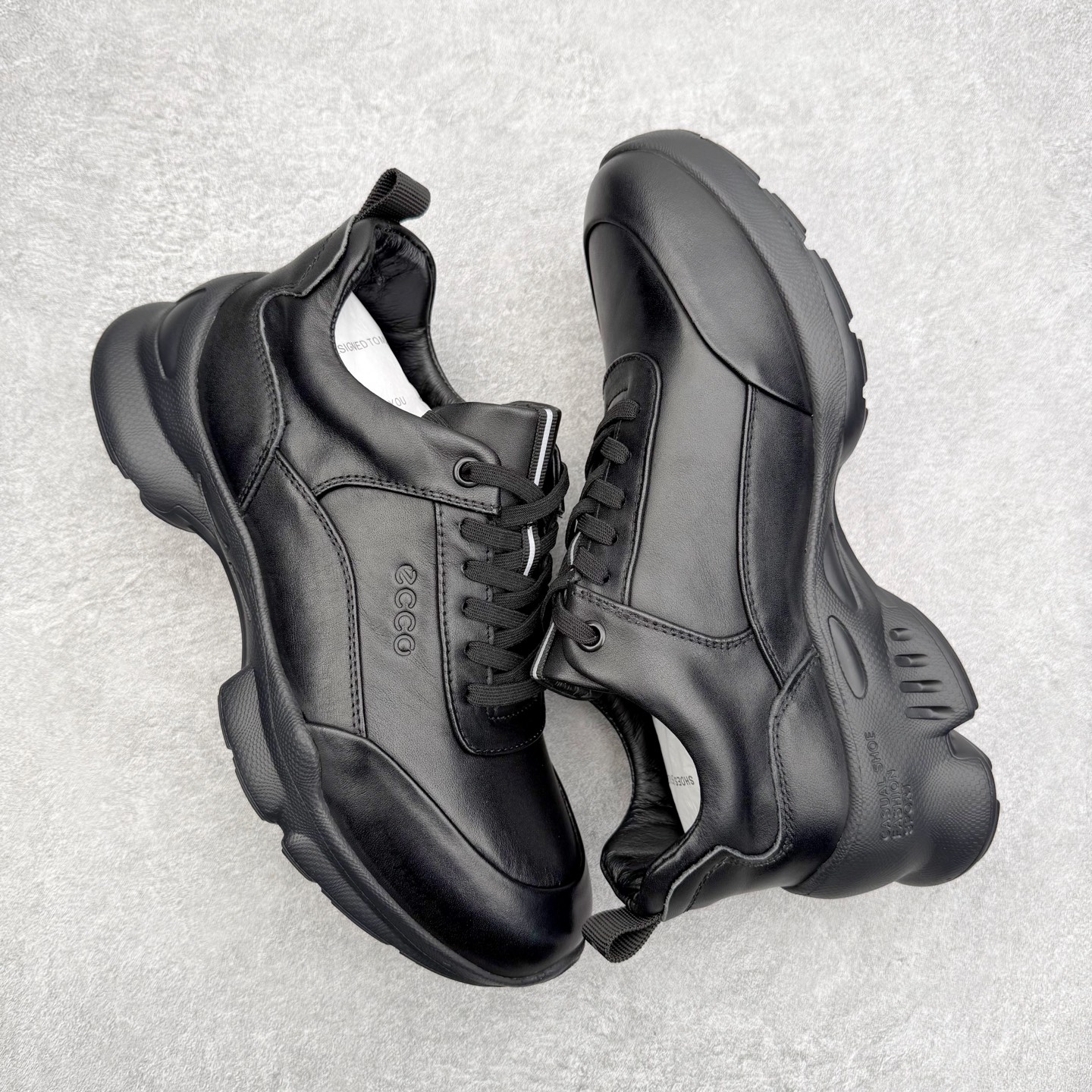 图片[3]-ECCO爱步跑步鞋百搭舒适 秋冬新款厚底休闲运动鞋男鞋 灵动系列 黄景瑜同款 品质牛皮鞋面，轻盈柔韧 具有良好的透气性 细腻柔软 简约系带设计 可自由调节松紧 贴合脚型 PU泡沫橡胶大底 抓地力强 具有良好的防滑耐磨性 时尚简约 休闲百搭 尺码：38 39 40 41 42 43 44 （皮鞋码）-选品中心