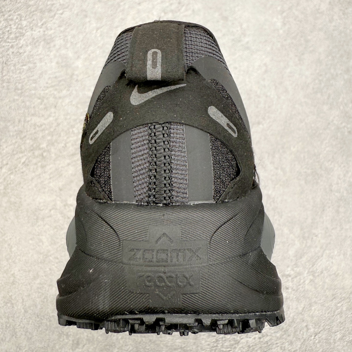 图片[8]-NK Vomero 18 GTX 时尚舒适 网布防滑耐磨 低帮跑步鞋 实拍调校N版已经零色差零失真 百分百还原实物色彩所见即所得 不存在货不对板色差等低级问题 选购参考实物拍摄 不混卖不参货 只用心做好货严格选品 承诺混一赔十 尺码：36 36.5 37.5 38 38.5 39 40 40.5 41 42 42.5 43 44 44.5 45-选品中心