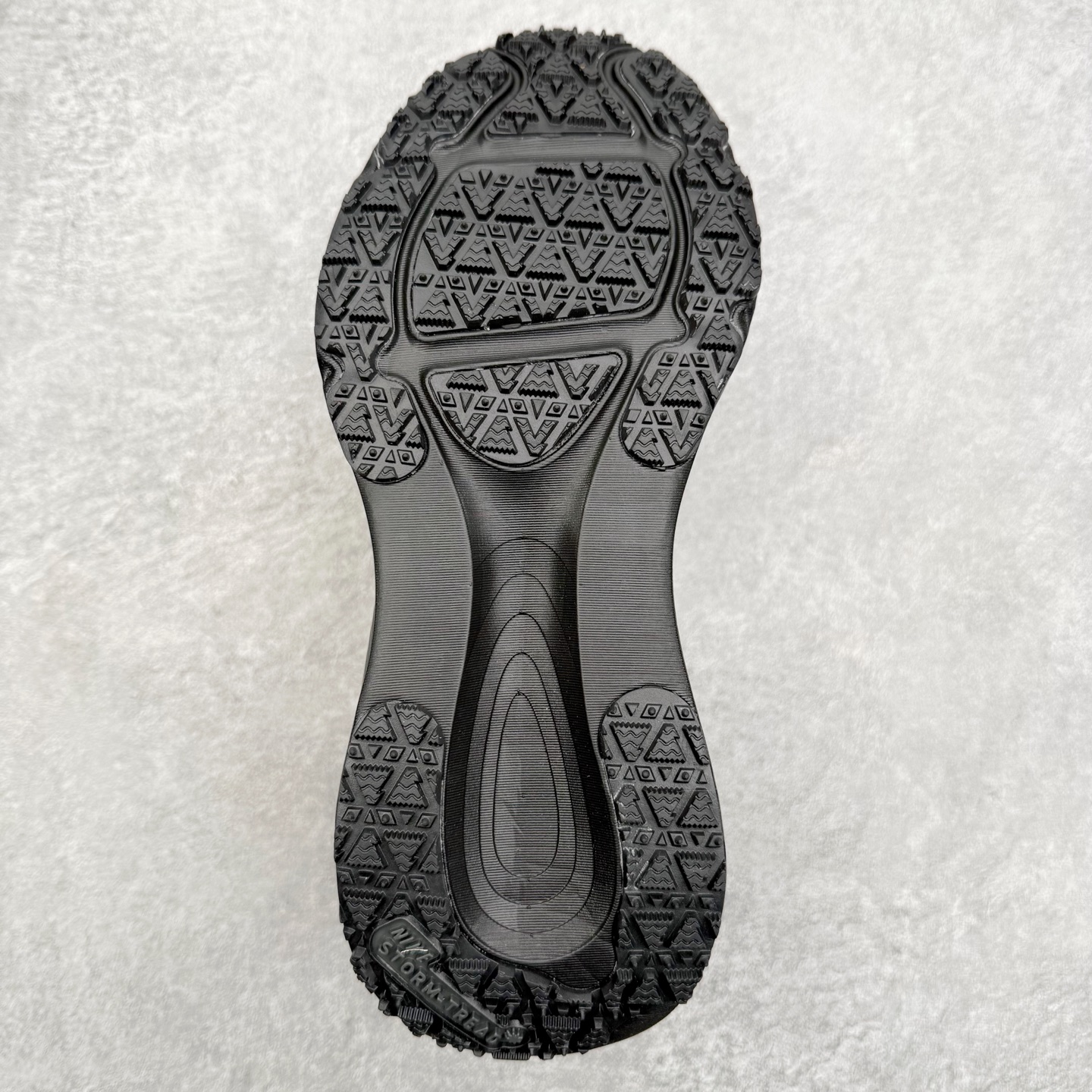 图片[9]-NK Vomero 18 GTX 时尚舒适 网布防滑耐磨 低帮跑步鞋 实拍调校N版已经零色差零失真 百分百还原实物色彩所见即所得 不存在货不对板色差等低级问题 选购参考实物拍摄 不混卖不参货 只用心做好货严格选品 承诺混一赔十 尺码：36 36.5 37.5 38 38.5 39 40 40.5 41 42 42.5 43 44 44.5 45-选品中心