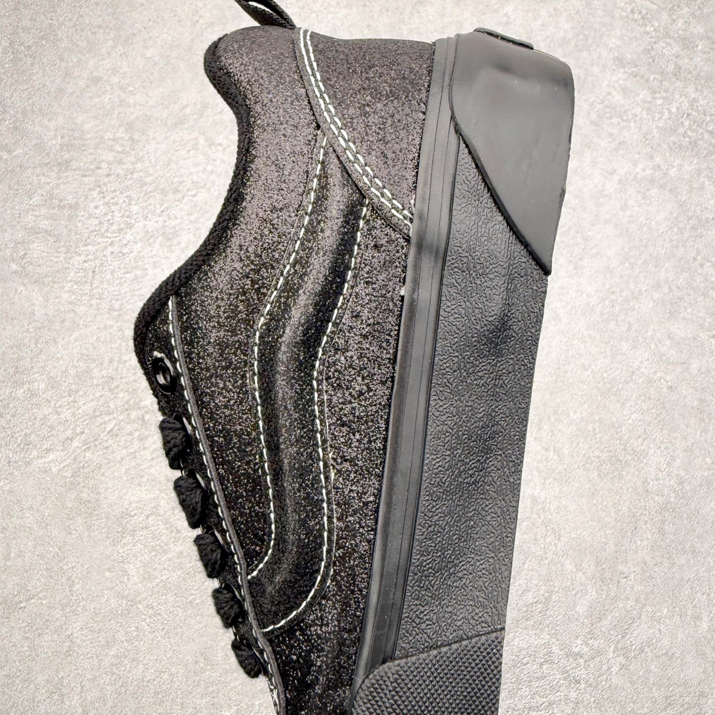 图片[7]-Vans Knu Skool 珠光麂皮 经典肥胖版大Logo黑武士麂皮融合黑色珠光亮面材质面包鞋 尺码：35 36 36.5 37 38 38.5 39 40 40.5 41 42 42.5 43 44 45-选品中心