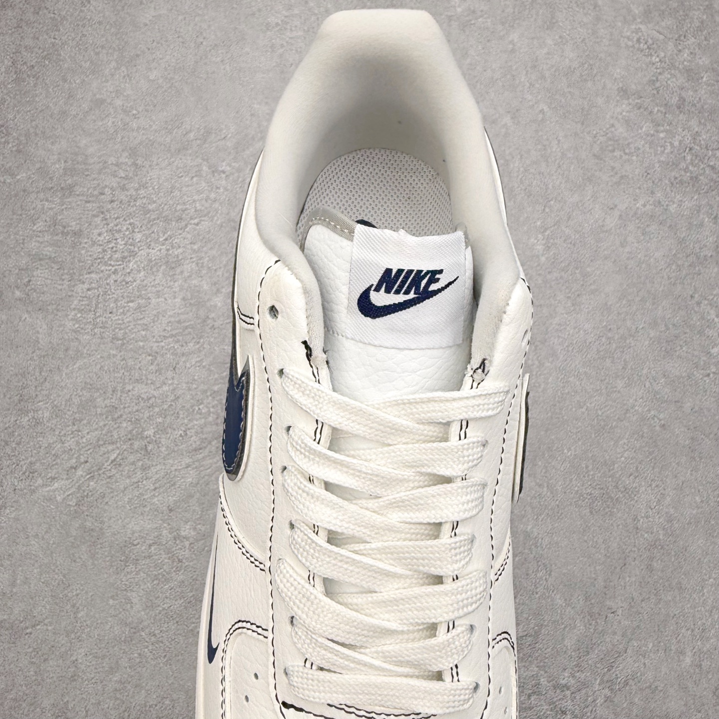 图片[5]-＃福利特价 NK Air Force 1´07 Low 空军一号低帮百搭休闲运动板鞋 柔软、弹性十足的缓震性能和出色的中底设计 横跨复古与现代的外型结合 造就出风靡全球 三十多年的Force 1 直到今天还深受青睐 尺码：36 36.5 37.5 38 38.5 39 40 40.5 41 42 42.5 43 44 44.5 45-选品中心