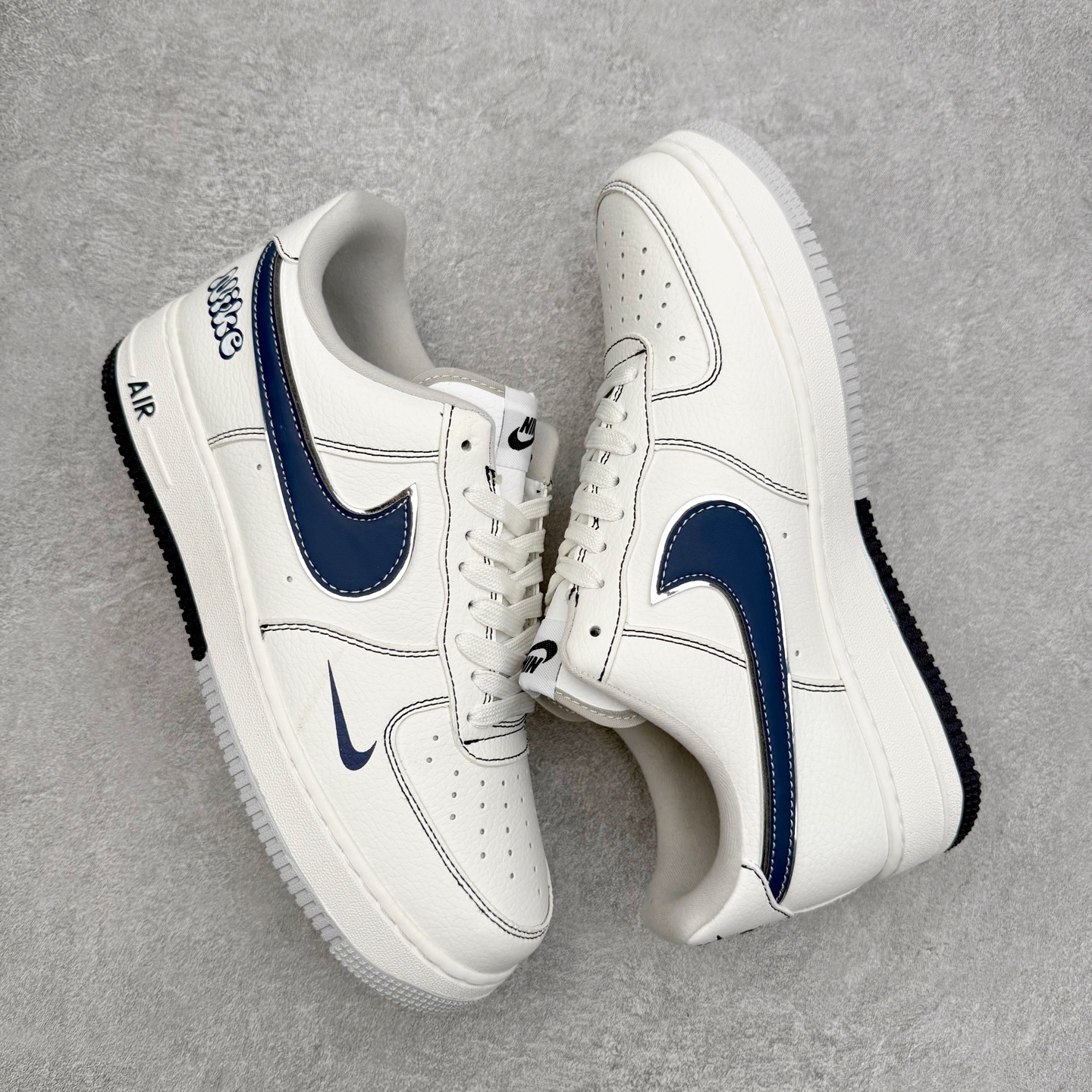 图片[3]-＃福利特价 NK Air Force 1´07 Low 空军一号低帮百搭休闲运动板鞋 柔软、弹性十足的缓震性能和出色的中底设计 横跨复古与现代的外型结合 造就出风靡全球 三十多年的Force 1 直到今天还深受青睐 尺码：36 36.5 37.5 38 38.5 39 40 40.5 41 42 42.5 43 44 44.5 45-选品中心