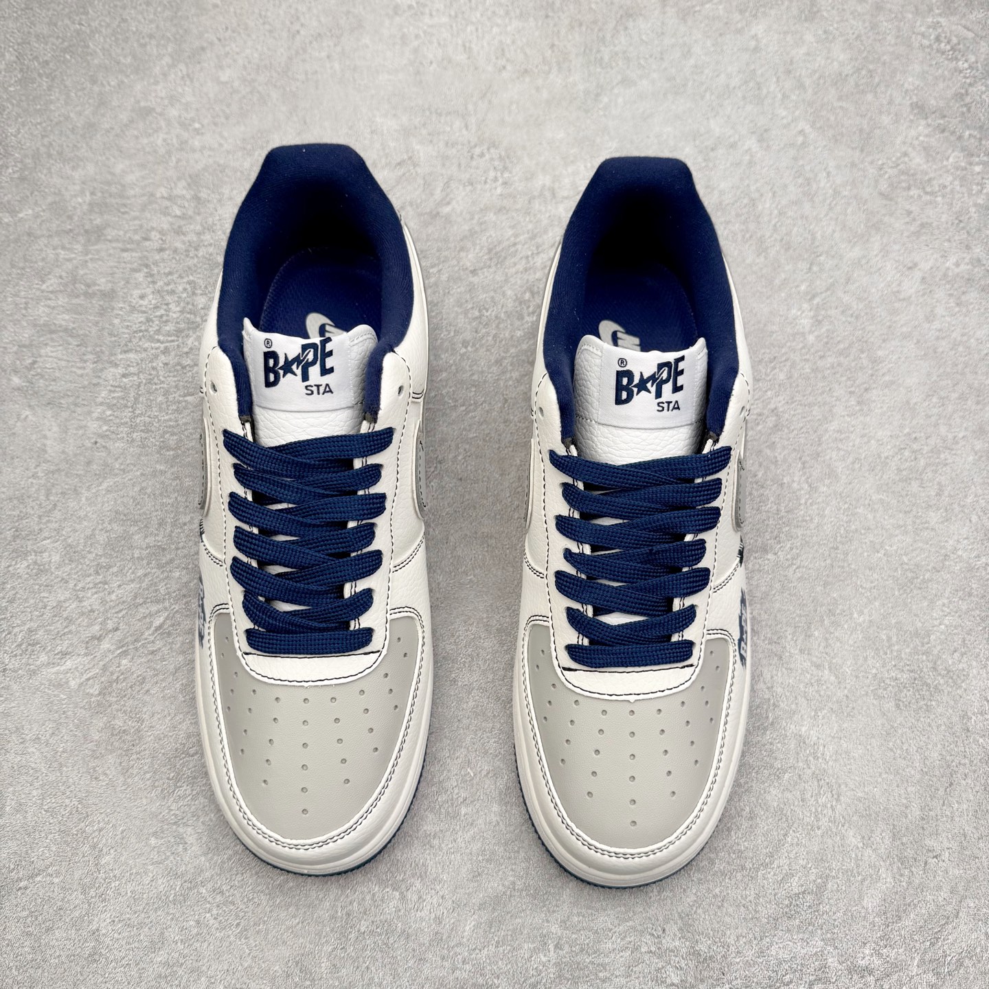 图片[2]-＃福利特价 NK Air Force 1´07 Low 空军一号低帮百搭休闲运动板鞋 柔软、弹性十足的缓震性能和出色的中底设计 横跨复古与现代的外型结合 造就出风靡全球 三十多年的Force 1 直到今天还深受青睐 尺码：36 36.5 37.5 38 38.5 39 40 40.5 41 42 42.5 43 44 44.5 45-选品中心