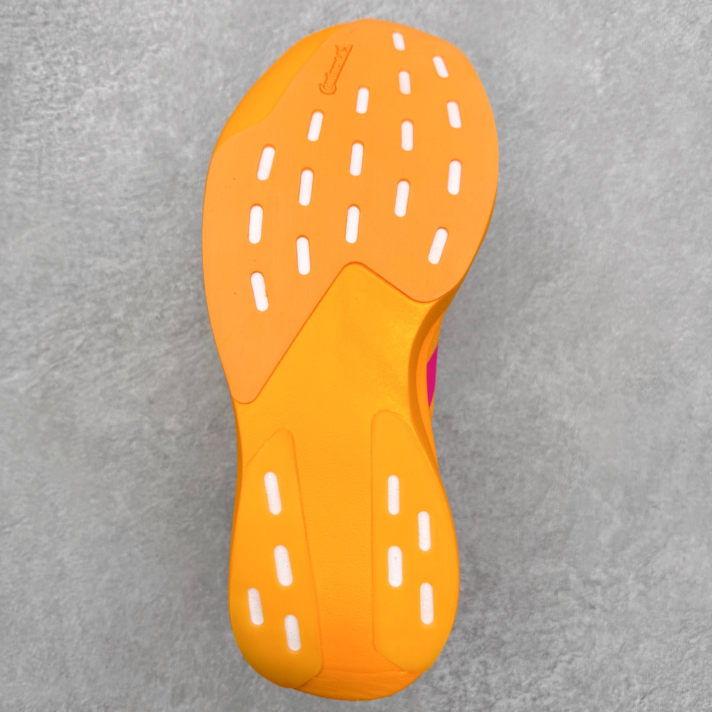 图片[9]-AD Adizero EVO SL 马拉松竞速专业跑鞋 CELERMESH针织网面非常轻薄 纤维间的缝隙很大 可以保证跑步时的透气、排汗效果 鞋舌直接与两侧的内衬和鞋底连接在一起 在跑步过程中不会被鞋舌的左右移动所困扰 在标准鞋带孔的基础上再拓宽一组鞋带孔 适合不同脚型的需求 突破性 EnergyRods 技术，有助于跑者实现更好的成绩 中底独特的LIGHTSTRIKE PRO泡棉材质 微弹感觉在跑步过程中给予了良好的支撑体验 对于顶级精英和高水平进阶跑者来说 ADIOS PRO是一双值得信赖的竞速比赛用鞋 尺码：36 36.5 37.5 38 38.5 39 40 40.5 41 42 42.5 43 44 44.5 45-选品中心