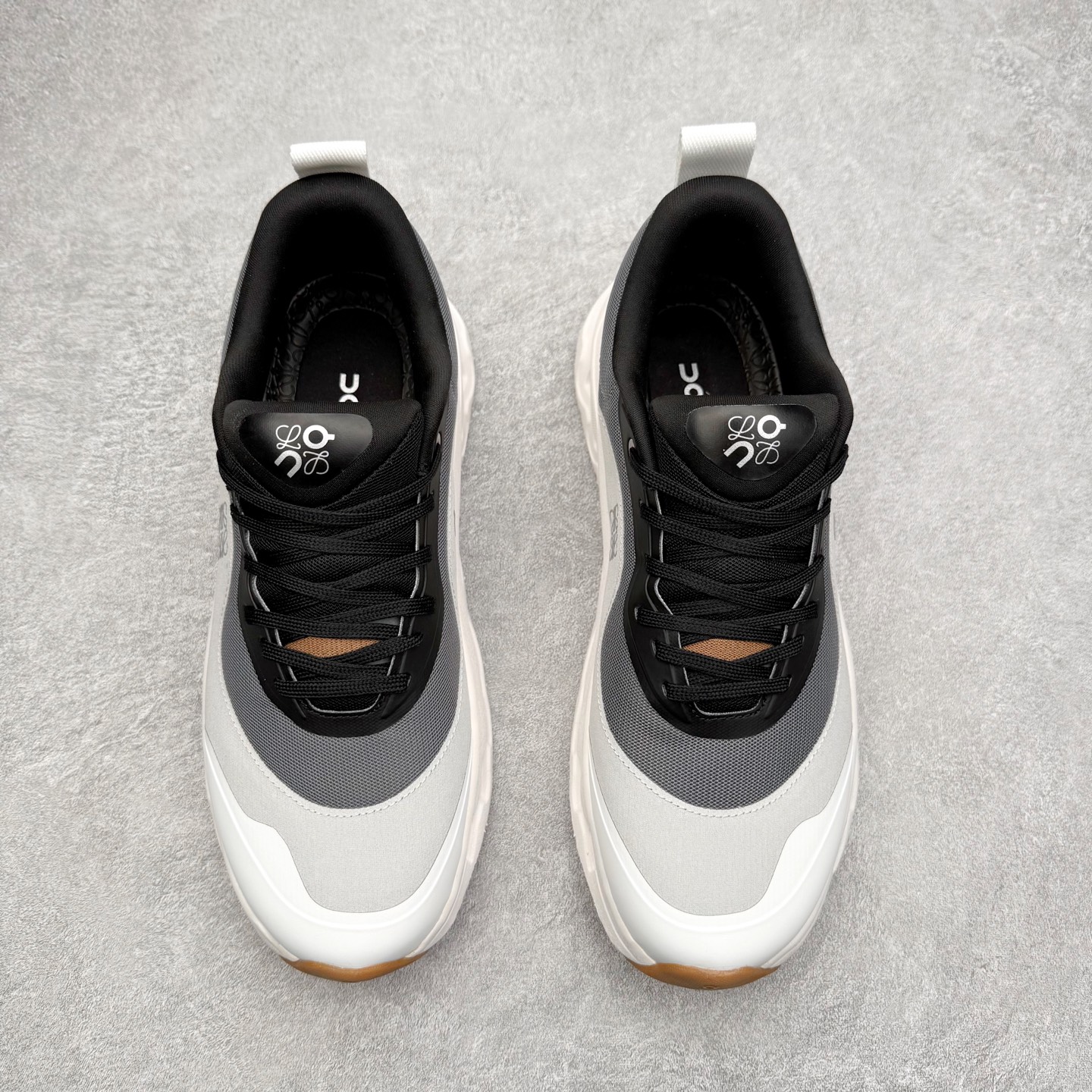 图片[2]-LOEWE x On Cloudtilt 2.0 昂跑罗意威联名 圆头系带生活休闲鞋 此运动品牌 开创于2010年 缓震着陆、强效回弹、轻柔质感的设计构思始终是ON研制关键 与此同时基于“为全球提供革新性的跑步感受”信念 陆续推出了多款跑鞋及其以专业运动人体跑步工程学为设计关键的功能性跑步服饰设备 让跑者不费力气地畅快畅跑 尺码：36 36.5 37.5 38 38.5 39 40 40.5 41 42 42.5 43 44 44.5 45-选品中心