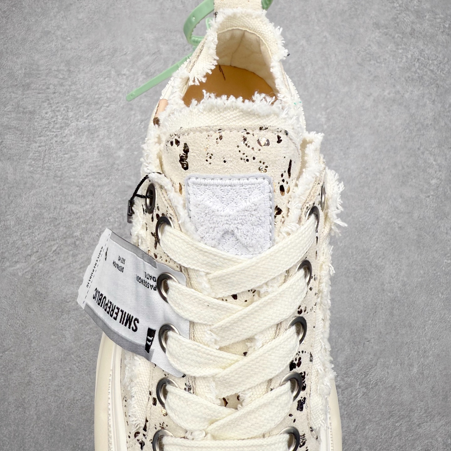 图片[5]-SMILEREPUBLIC 三周年\\r檀健次老爹鞋2.0系列 重磅来袭👏\\r采用了 水洗布 TPU贴盒大底 \\r厚底7cm大底轻盈又增高💯\\r厚底软得像是自带弹簧 鞋型把整条腿衬得特别秀气 配中筒袜瞬间变身学院少女 感觉脖子以下全是腿 \\r小红书爆款 李昀锐、于文文、大鹏、痞幼、苏醒、刘畊宏老师等～众多明星纷纷上脚\\r尺码：35 36 37 38 39 40 41 42 43 44 45-选品中心