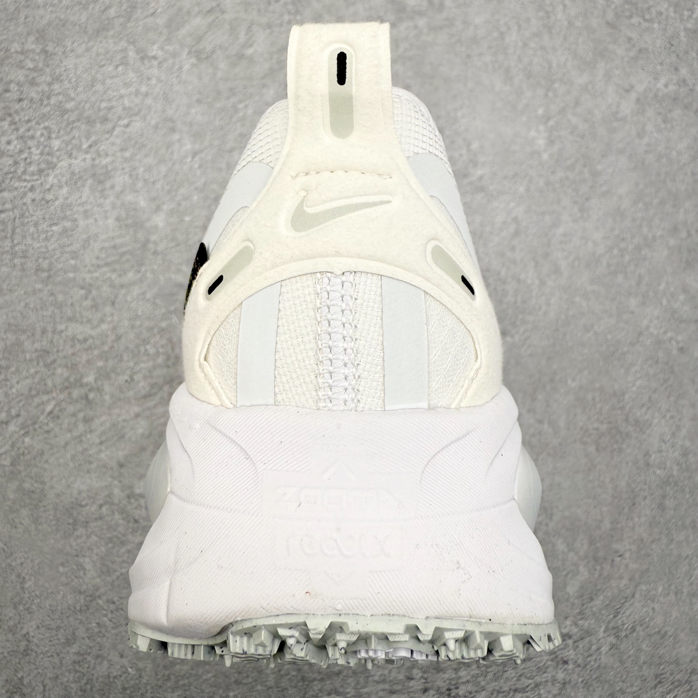 图片[8]-NK Vomero 18 GTX 时尚舒适 网布防滑耐磨 低帮跑步鞋 实拍调校N版已经零色差零失真 百分百还原实物色彩所见即所得 不存在货不对板色差等低级问题 选购参考实物拍摄 不混卖不参货 只用心做好货严格选品 承诺混一赔十 尺码：36 36.5 37.5 38 38.5 39 40 40.5 41 42 42.5 43 44 44.5 45-选品中心