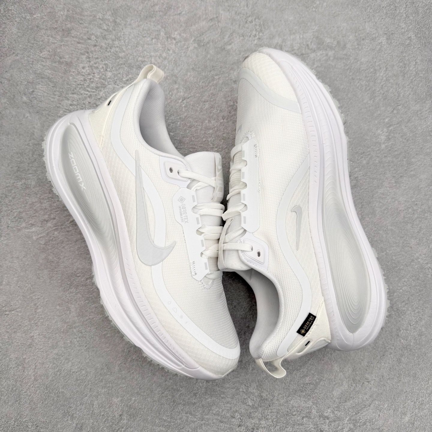 图片[3]-NK Vomero 18 GTX 时尚舒适 网布防滑耐磨 低帮跑步鞋 实拍调校N版已经零色差零失真 百分百还原实物色彩所见即所得 不存在货不对板色差等低级问题 选购参考实物拍摄 不混卖不参货 只用心做好货严格选品 承诺混一赔十 尺码：36 36.5 37.5 38 38.5 39 40 40.5 41 42 42.5 43 44 44.5 45-选品中心