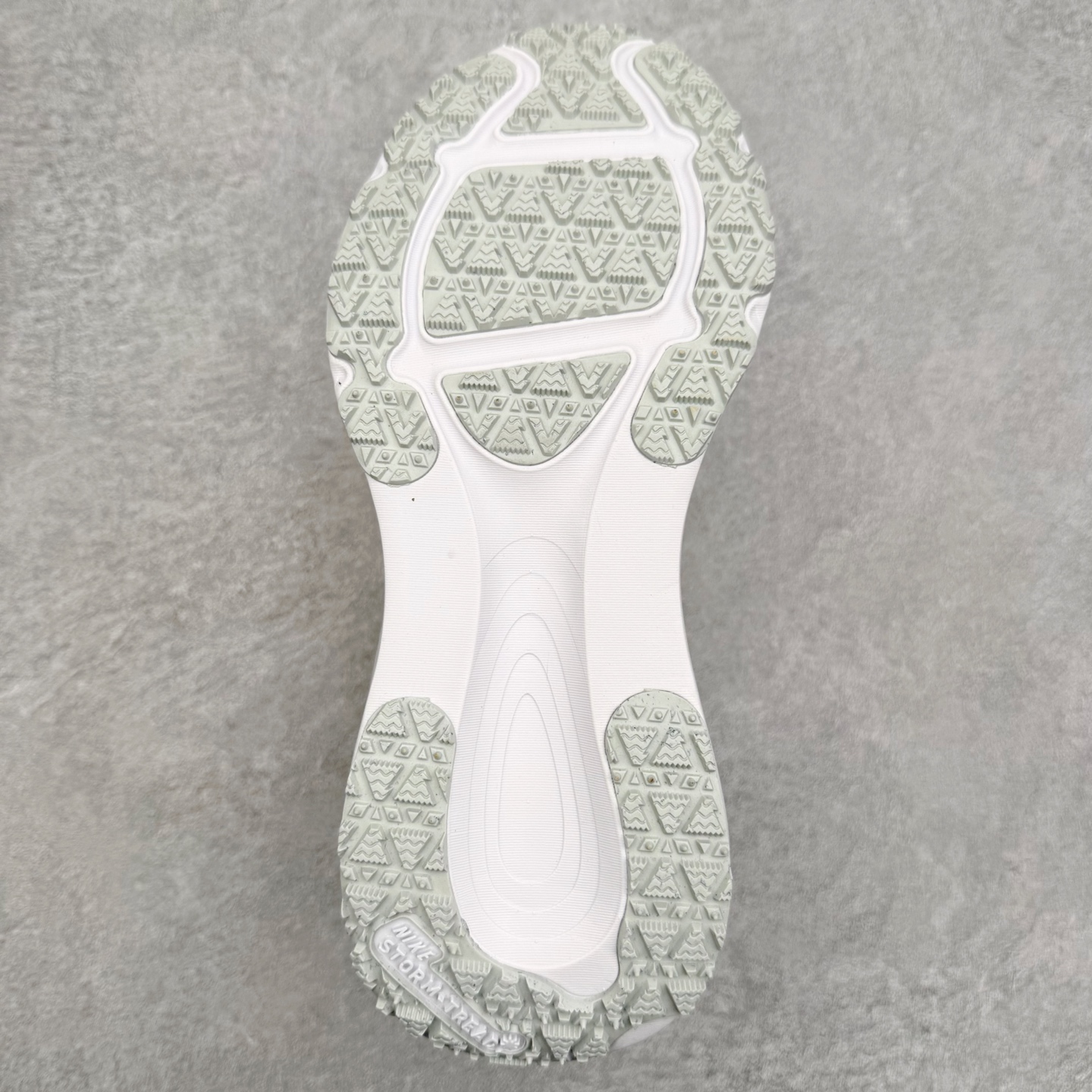 图片[9]-NK Vomero 18 GTX 时尚舒适 网布防滑耐磨 低帮跑步鞋 实拍调校N版已经零色差零失真 百分百还原实物色彩所见即所得 不存在货不对板色差等低级问题 选购参考实物拍摄 不混卖不参货 只用心做好货严格选品 承诺混一赔十 尺码：36 36.5 37.5 38 38.5 39 40 40.5 41 42 42.5 43 44 44.5 45-选品中心