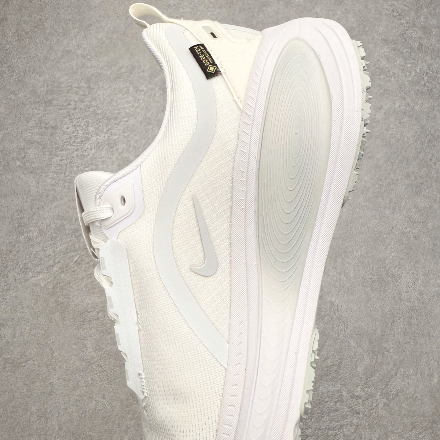 图片[7]-NK Vomero 18 GTX 时尚舒适 网布防滑耐磨 低帮跑步鞋 实拍调校N版已经零色差零失真 百分百还原实物色彩所见即所得 不存在货不对板色差等低级问题 选购参考实物拍摄 不混卖不参货 只用心做好货严格选品 承诺混一赔十 尺码：36 36.5 37.5 38 38.5 39 40 40.5 41 42 42.5 43 44 44.5 45-选品中心