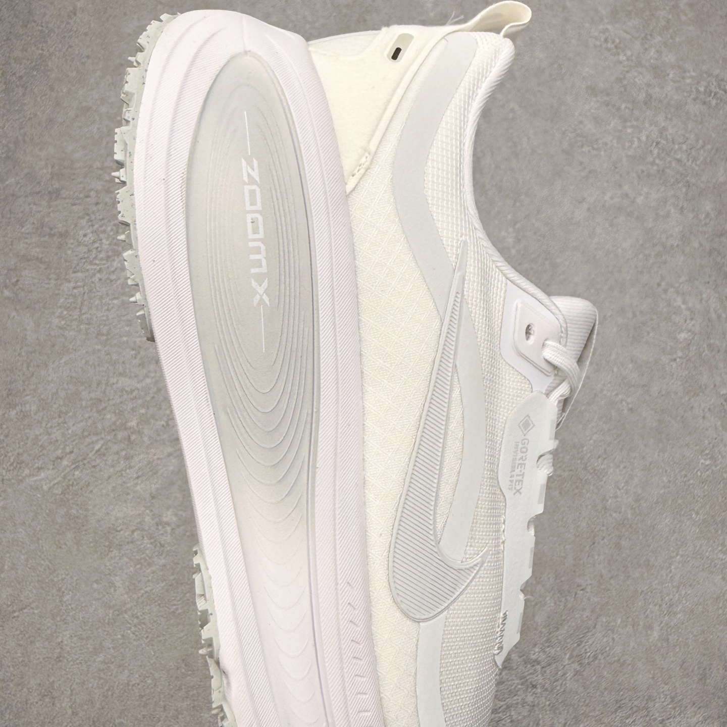 图片[6]-NK Vomero 18 GTX 时尚舒适 网布防滑耐磨 低帮跑步鞋 实拍调校N版已经零色差零失真 百分百还原实物色彩所见即所得 不存在货不对板色差等低级问题 选购参考实物拍摄 不混卖不参货 只用心做好货严格选品 承诺混一赔十 尺码：36 36.5 37.5 38 38.5 39 40 40.5 41 42 42.5 43 44 44.5 45-选品中心