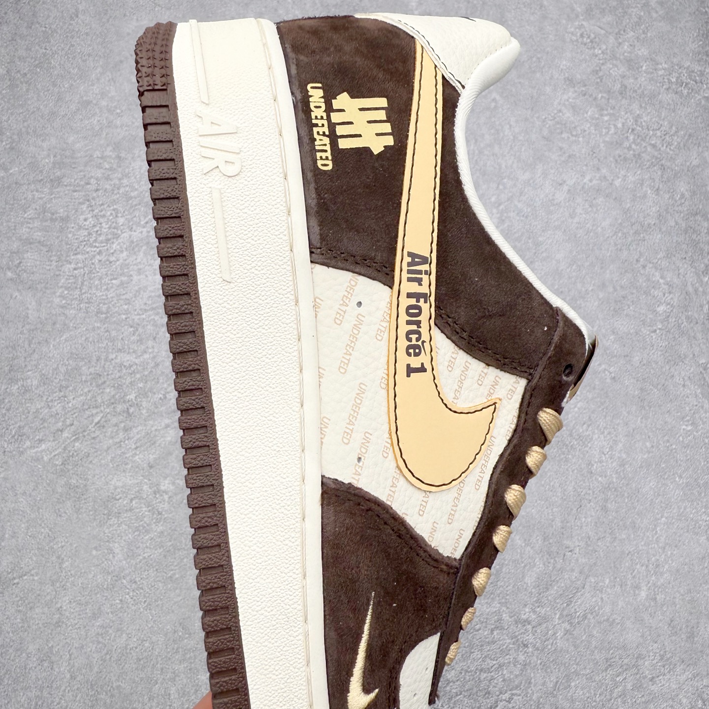 图片[6]-NK Air Force 1´07 Low 空军一号低帮百搭休闲运动板鞋 KD1688-001 柔软、弹性十足的缓震性能和出色的中底设计 横跨复古与现代的外型结合 造就出风靡全球 三十多年的Force 1 直到今天还深受青睐 实拍调校N版已经零色差零失真 百分百还原实物色彩所见即所得 不存在货不对板色差等低级问题 选购参考实物拍摄 不混卖不参货 只用心做好货严格选品 承诺混一赔十 尺码：36 36.5 37.5 38 38.5 39 40 40.5 41 42 42.5 43 44 44.5 45-选品中心