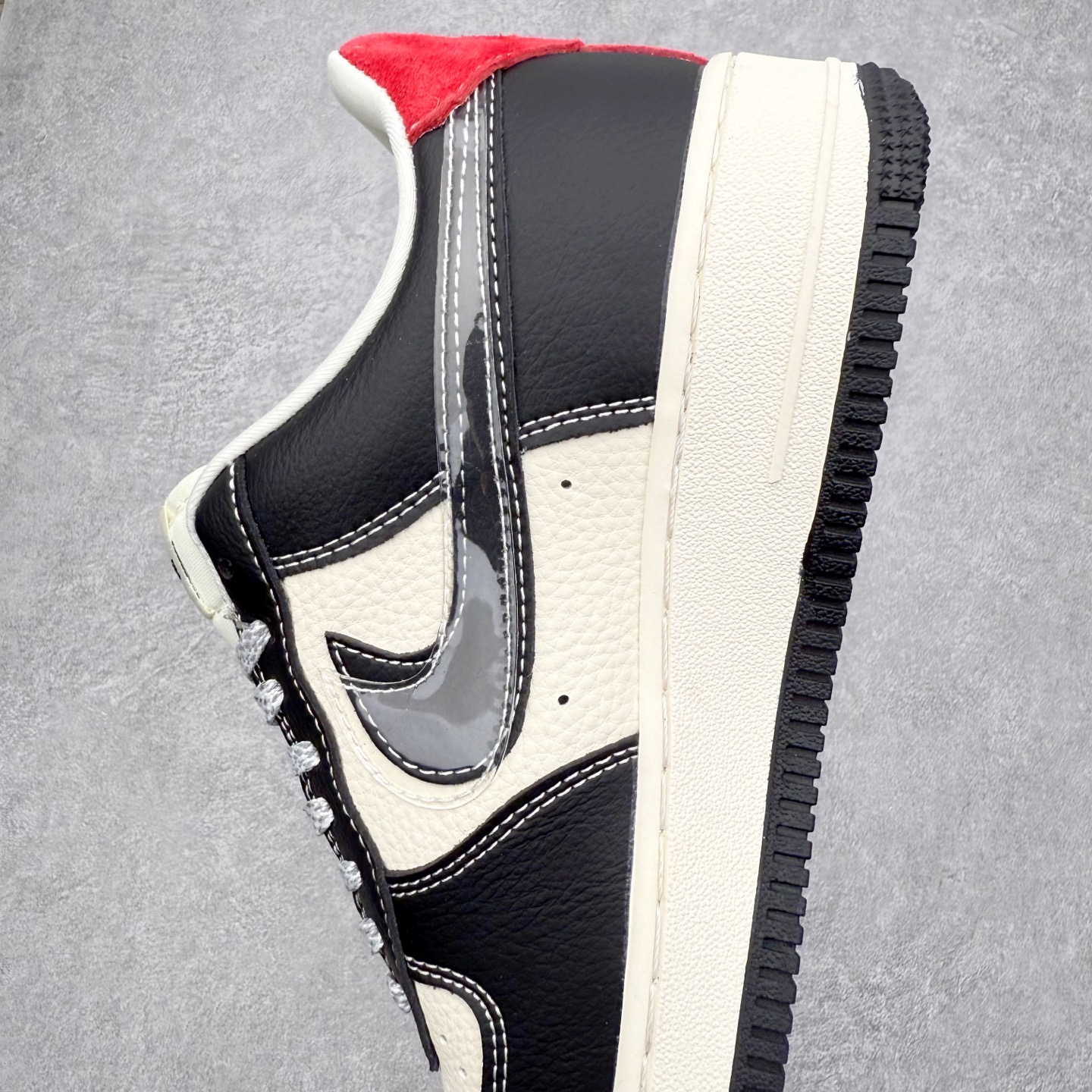 图片[7]-NK Air Force 1´07 Low 空军一号低帮百搭休闲运动板鞋 DF0188-106 柔软、弹性十足的缓震性能和出色的中底设计 横跨复古与现代的外型结合 造就出风靡全球 三十多年的Force 1 直到今天还深受青睐 实拍调校N版已经零色差零失真 百分百还原实物色彩所见即所得 不存在货不对板色差等低级问题 选购参考实物拍摄 不混卖不参货 只用心做好货严格选品 承诺混一赔十 尺码：36 36.5 37.5 38 38.5 39 40 40.5 41 42 42.5 43 44 44.5 45-选品中心