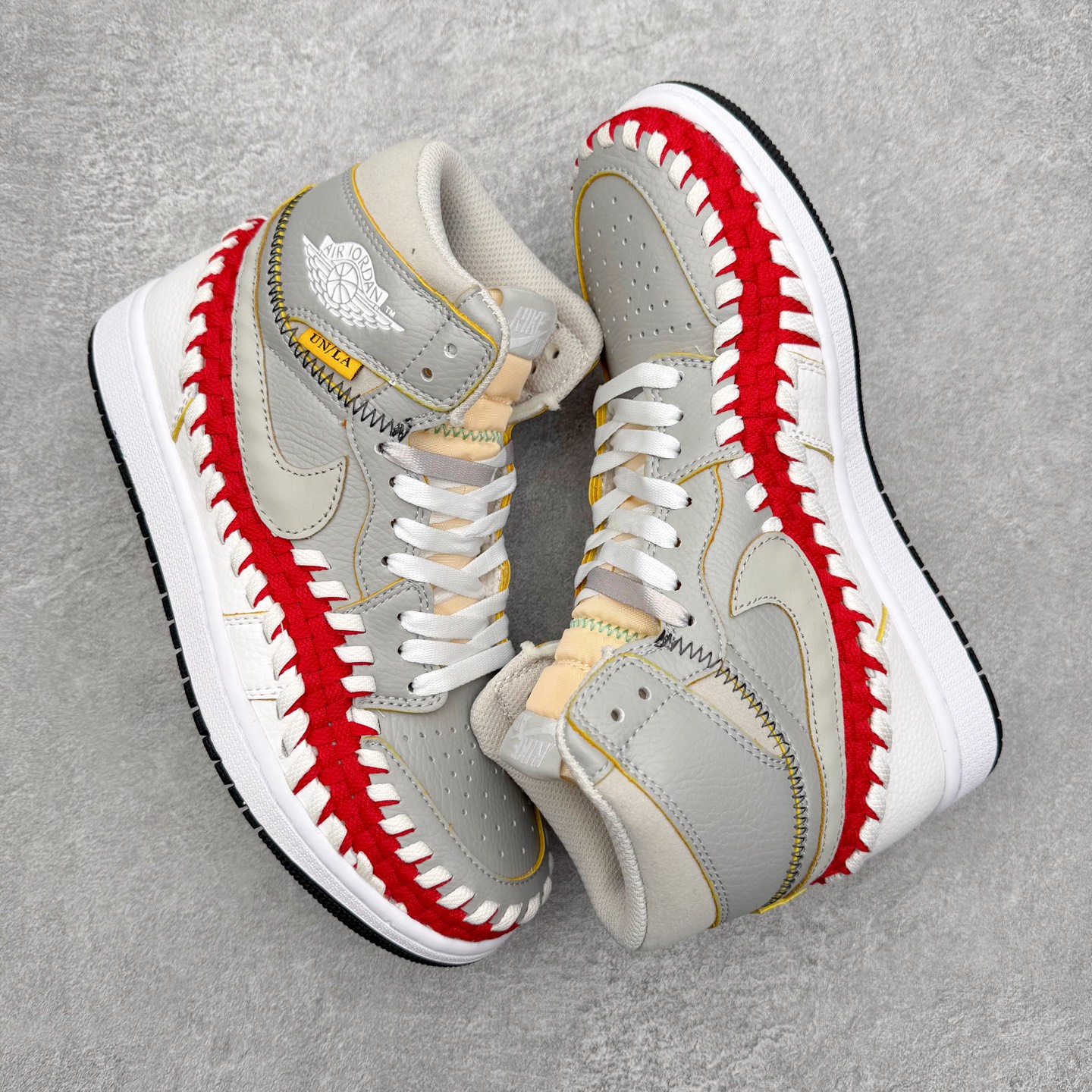 图片[3]-＃特价福利 Air Jordan AJ1 High 高帮定制配色 性价比批次 原盒原配 大厂出品 原厂楦头纸板数据开发 鞋型公整不松垮 采购头层皮料冲裁 高整洁度 上脚原汁原味的公司货既视感 原底独立模具 中底四线拉帮完美走线 原模大底咬花 实拍调校N版已经零色差零失真 百分百还原实物色彩所见即所得 不存在货不对板色差等低级问题 选购参考实物拍摄 不混卖不参货 只用心做好货严格选品 承诺混一赔十 尺码：36 36.5 37.5 38 38.5 39 40 40.5 41 42 42.5 43 44 44.5 45 46-选品中心