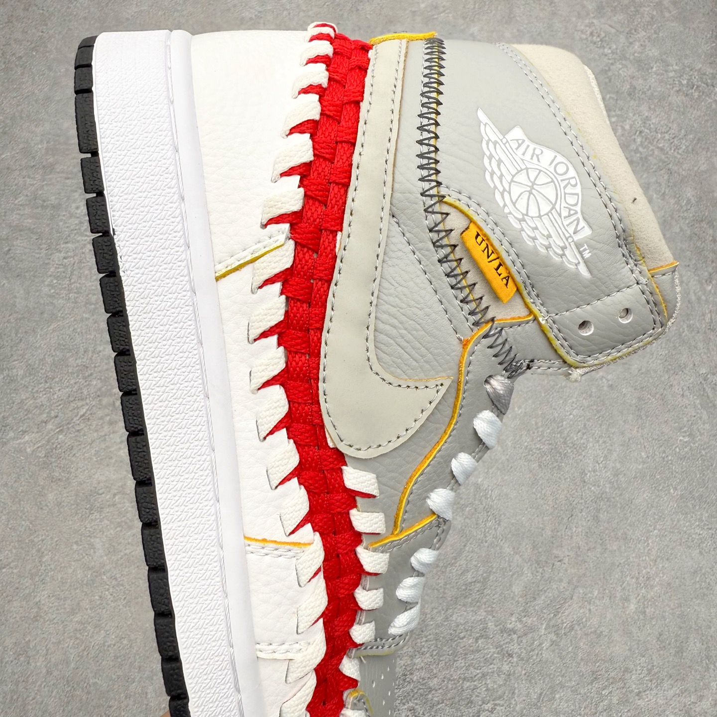 图片[6]-＃特价福利 Air Jordan AJ1 High 高帮定制配色 性价比批次 原盒原配 大厂出品 原厂楦头纸板数据开发 鞋型公整不松垮 采购头层皮料冲裁 高整洁度 上脚原汁原味的公司货既视感 原底独立模具 中底四线拉帮完美走线 原模大底咬花 实拍调校N版已经零色差零失真 百分百还原实物色彩所见即所得 不存在货不对板色差等低级问题 选购参考实物拍摄 不混卖不参货 只用心做好货严格选品 承诺混一赔十 尺码：36 36.5 37.5 38 38.5 39 40 40.5 41 42 42.5 43 44 44.5 45 46-选品中心