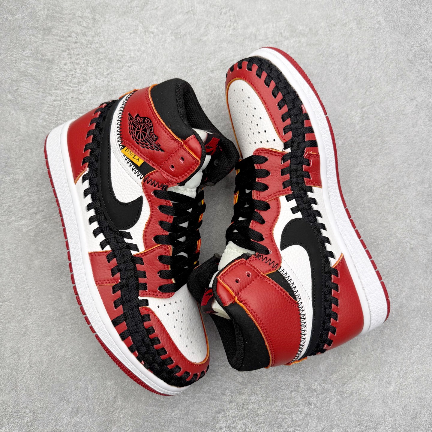 图片[3]-＃特价福利 Air Jordan AJ1 High 高帮定制配色 性价比批次 原盒原配 大厂出品 原厂楦头纸板数据开发 鞋型公整不松垮 采购头层皮料冲裁 高整洁度 上脚原汁原味的公司货既视感 原底独立模具 中底四线拉帮完美走线 原模大底咬花 实拍调校N版已经零色差零失真 百分百还原实物色彩所见即所得 不存在货不对板色差等低级问题 选购参考实物拍摄 不混卖不参货 只用心做好货严格选品 承诺混一赔十 尺码：36 36.5 37.5 38 38.5 39 40 40.5 41 42 42.5 43 44 44.5 45 46-选品中心