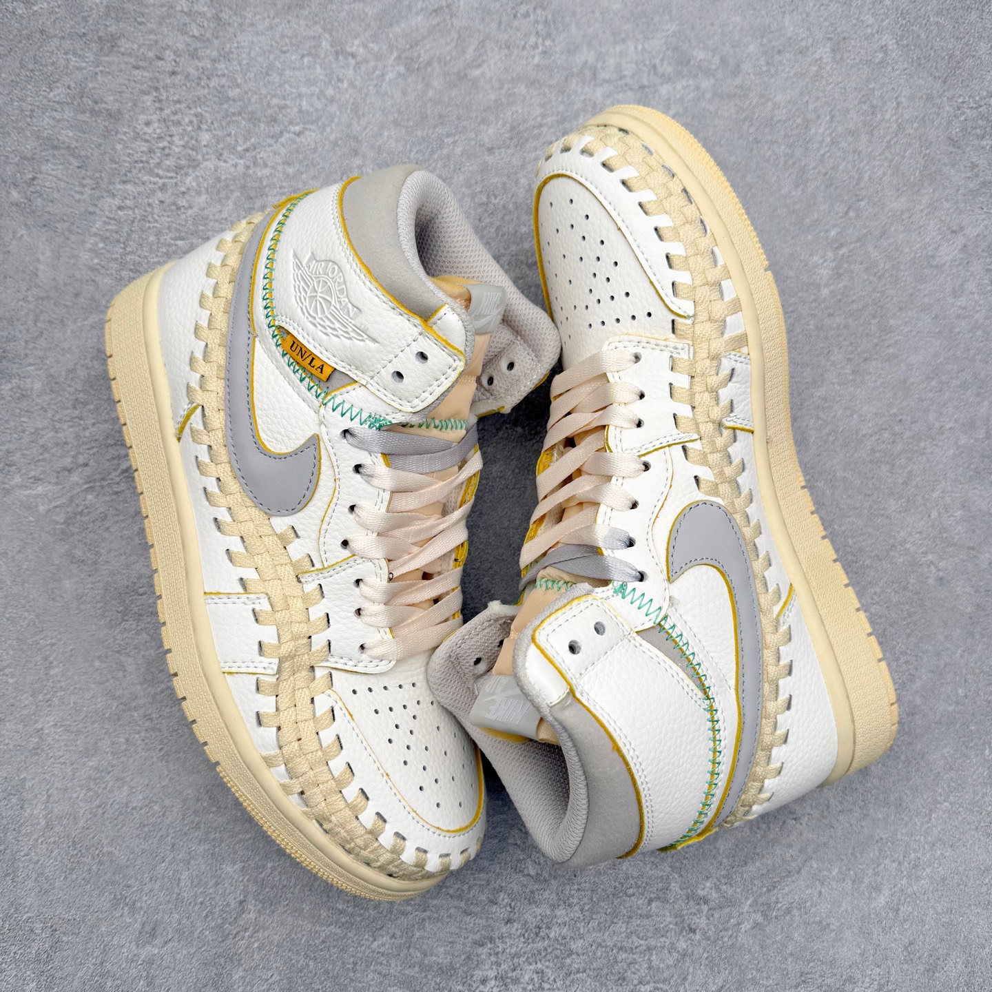 图片[3]-＃特价福利 Air Jordan AJ1 High 高帮定制配色 性价比批次 原盒原配 大厂出品 原厂楦头纸板数据开发 鞋型公整不松垮 采购头层皮料冲裁 高整洁度 上脚原汁原味的公司货既视感 原底独立模具 中底四线拉帮完美走线 原模大底咬花 实拍调校N版已经零色差零失真 百分百还原实物色彩所见即所得 不存在货不对板色差等低级问题 选购参考实物拍摄 不混卖不参货 只用心做好货严格选品 承诺混一赔十 尺码：36 36.5 37.5 38 38.5 39 40 40.5 41 42 42.5 43 44 44.5 45 46-选品中心