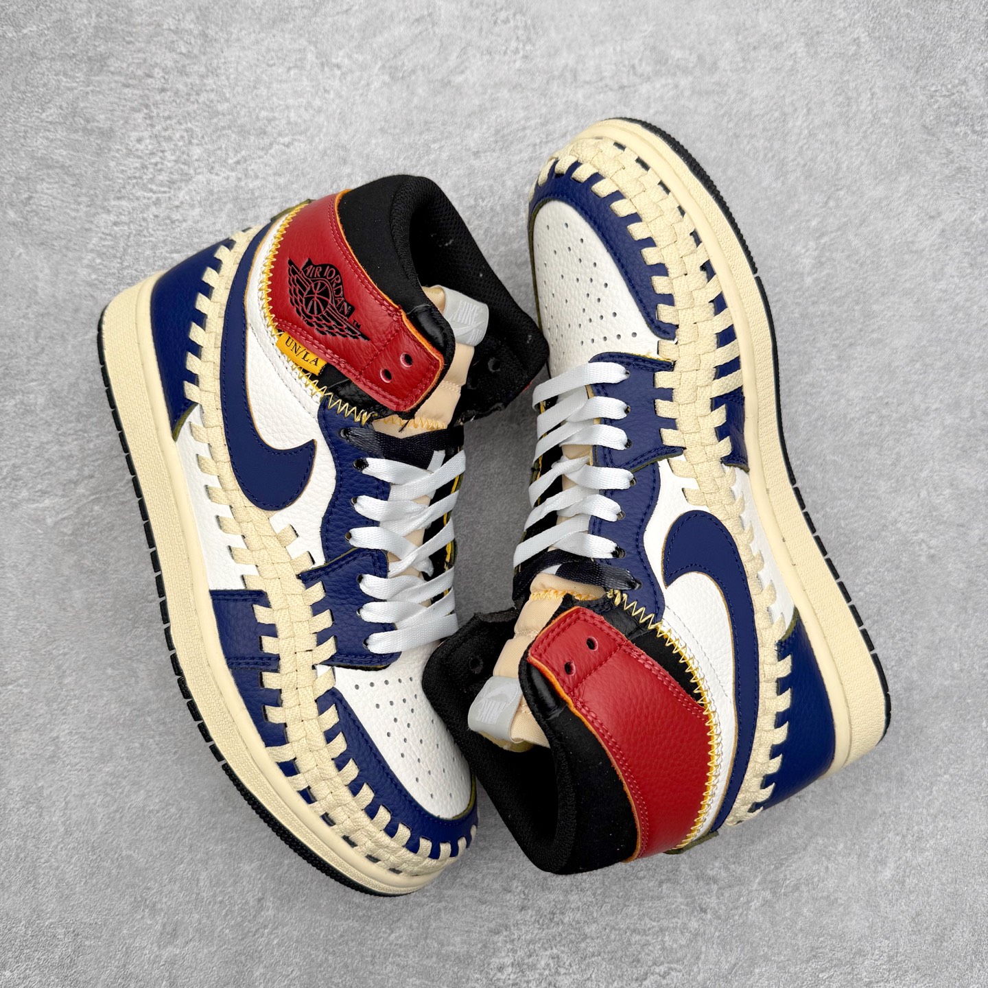 图片[3]-＃特价福利 Air Jordan AJ1 High 高帮定制配色 性价比批次 原盒原配 大厂出品 原厂楦头纸板数据开发 鞋型公整不松垮 采购头层皮料冲裁 高整洁度 上脚原汁原味的公司货既视感 原底独立模具 中底四线拉帮完美走线 原模大底咬花 实拍调校N版已经零色差零失真 百分百还原实物色彩所见即所得 不存在货不对板色差等低级问题 选购参考实物拍摄 不混卖不参货 只用心做好货严格选品 承诺混一赔十 尺码：36 36.5 37.5 38 38.5 39 40 40.5 41 42 42.5 43 44 44.5 45 46-选品中心