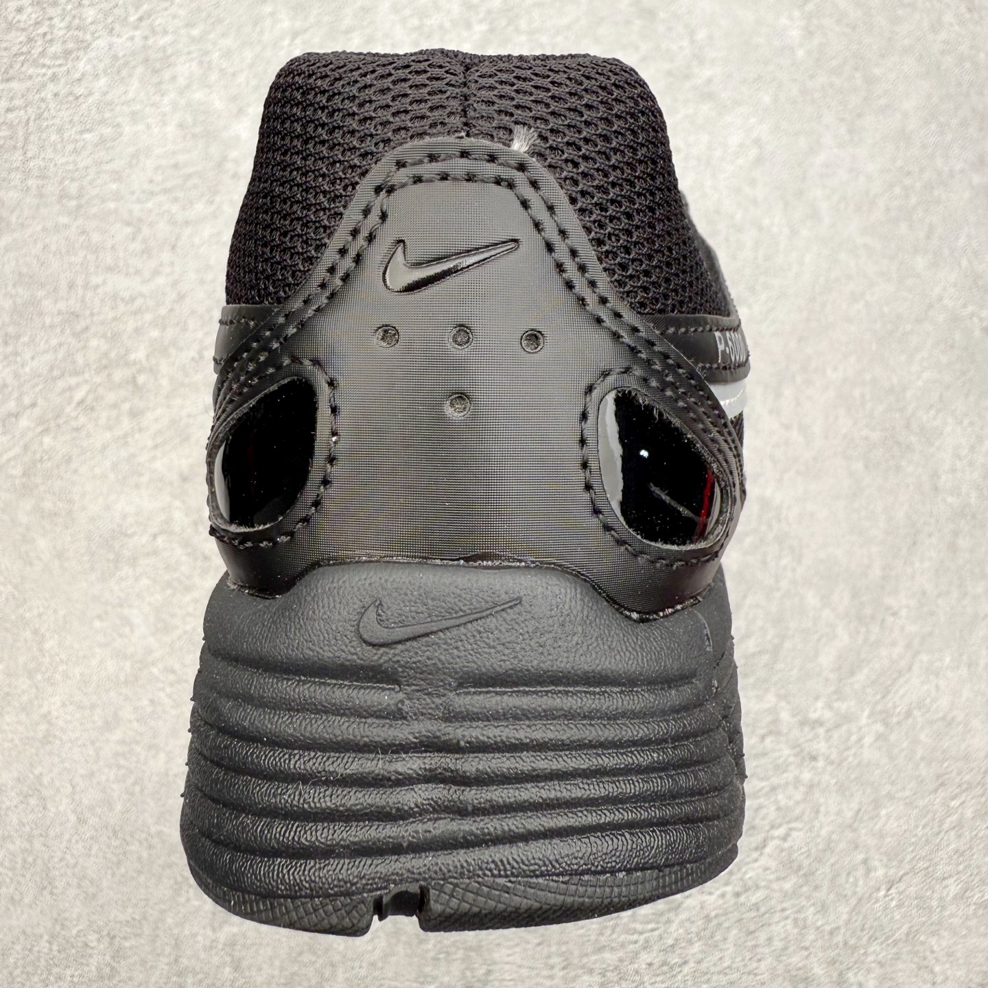 图片[8]-NK P-6000 系列低帮复古老爹风休闲运动舒适慢跑鞋 FV0943-001 融合 Pegasus 过往运动鞋设计 助力 21 世纪早期跑步运动跃升时尚新高度 采用透气网眼布、运动风格线条和耐穿覆面 兼具吸睛外观和舒适感受 中底泡绵以田径赛道为灵感 打造厚实设计 缔造出众缓震性能 尺码：36 36.5 37.5 38 38.5 39 40 40.5 41 42 42.5 43 44 44.5 45-选品中心