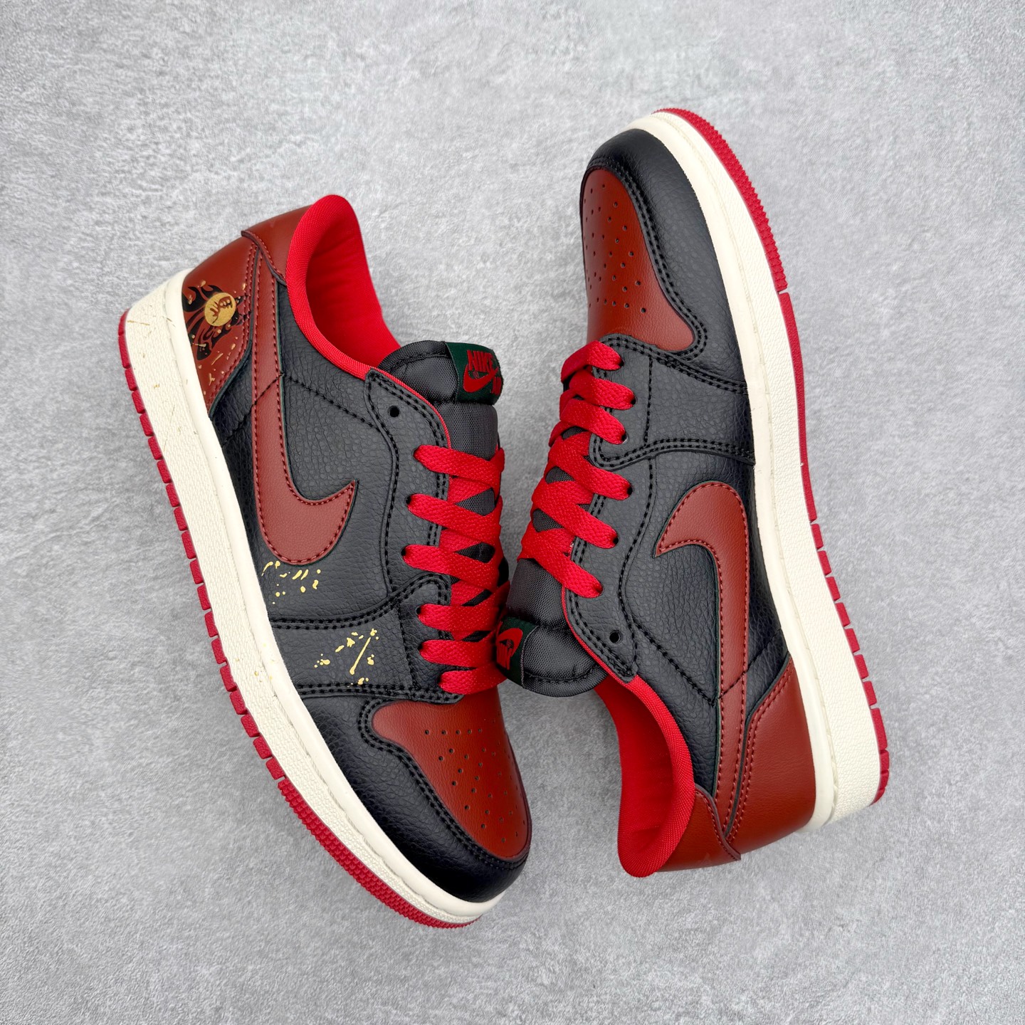 图片[3]-＃K版 Air Jordan AJ1 Low 低帮 CZ0755-036 全新流水线出品 DT版本唯一平替选择 市场第二梯队最强版 全部原鞋开发 原楦原纸板开发 全鞋电脑针车 原厂内置全掌气垫 原盒内在原标 唯一Zp原版鞋带绑法 免检产品 全新2022版型 全头层皮料 完美零毛边处理 原厂配置全掌气垫 价格定位良心 几十个配色陆续出货 实拍调校N版已经零色差零失真 百分百还原实物色彩所见即所得 不存在货不对板色差等低级问题 选购参考实物拍摄 不混卖不参货 只用心做好货严格选品 承诺混一赔十 尺码：36 36.5 37.5 38 38.5 39 40 40.5 41 42 42.5 43 44 44.5 45-选品中心