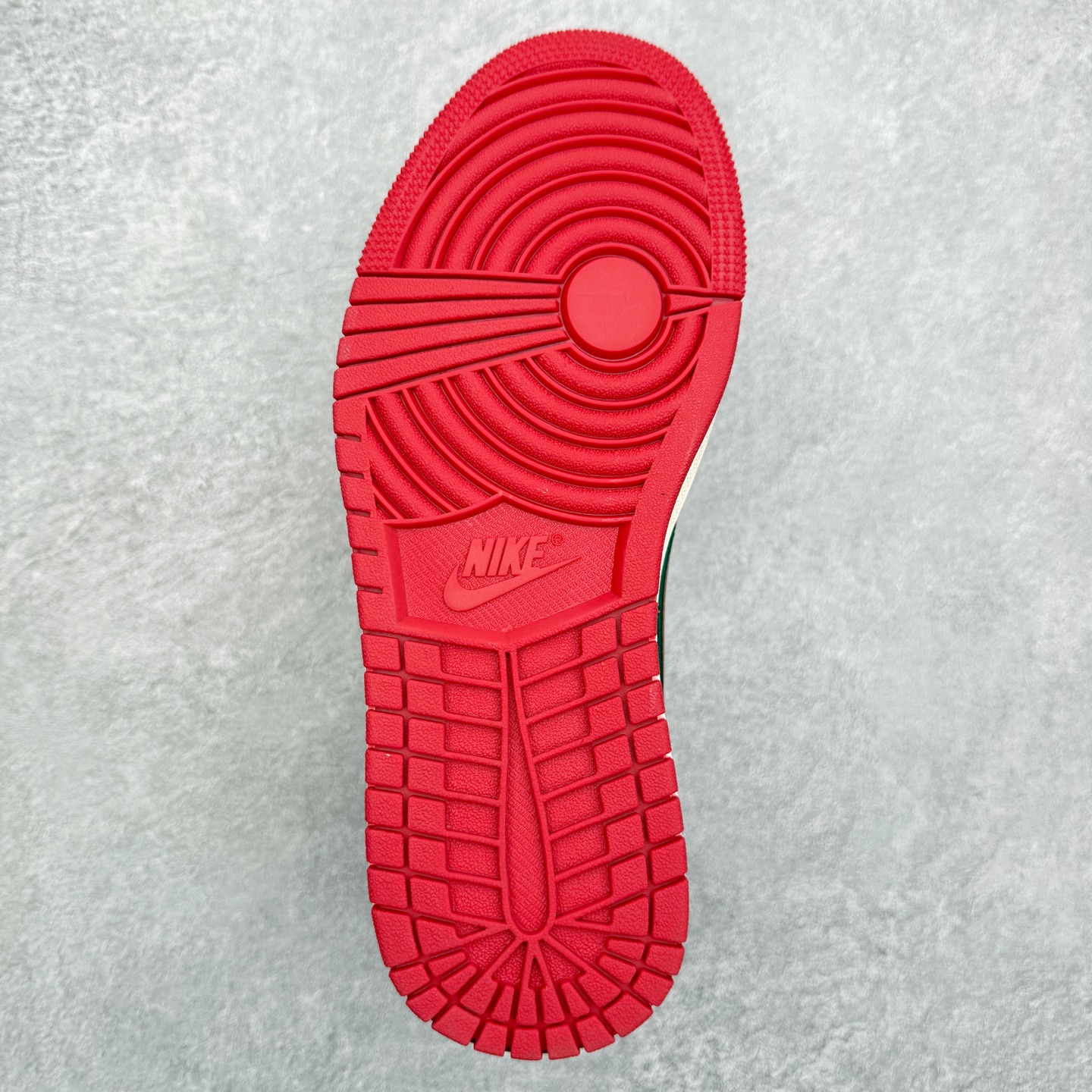 图片[9]-＃K版 Air Jordan AJ1 Low 低帮 CZ0755-036 全新流水线出品 DT版本唯一平替选择 市场第二梯队最强版 全部原鞋开发 原楦原纸板开发 全鞋电脑针车 原厂内置全掌气垫 原盒内在原标 唯一Zp原版鞋带绑法 免检产品 全新2022版型 全头层皮料 完美零毛边处理 原厂配置全掌气垫 价格定位良心 几十个配色陆续出货 实拍调校N版已经零色差零失真 百分百还原实物色彩所见即所得 不存在货不对板色差等低级问题 选购参考实物拍摄 不混卖不参货 只用心做好货严格选品 承诺混一赔十 尺码：36 36.5 37.5 38 38.5 39 40 40.5 41 42 42.5 43 44 44.5 45-选品中心