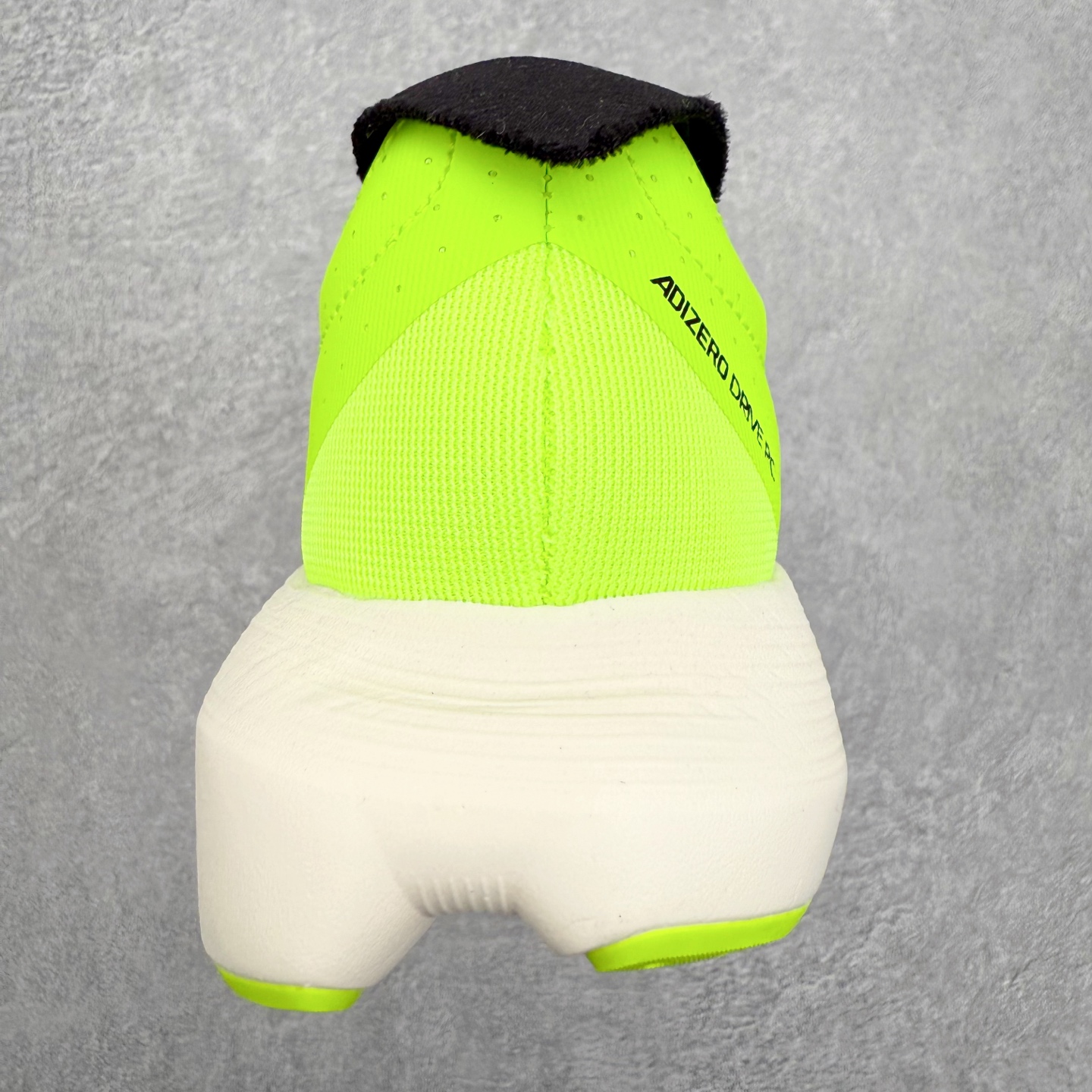 图片[8]-AD Adizero Drive RC M 马拉松竞速专业跑鞋 CELERMESH针织网面非常轻薄 纤维间的缝隙很大 可以保证跑步时的透气、排汗效果 鞋舌直接与两侧的内衬和鞋底连接在一起 在跑步过程中不会被鞋舌的左右移动所困扰 在标准鞋带孔的基础上再拓宽一组鞋带孔 适合不同脚型的需求 突破性 EnergyRods 技术，有助于跑者实现更好的成绩 中底独特的LIGHTSTRIKE PRO泡棉材质 微弹感觉在跑步过程中给予了良好的支撑体验 对于顶级精英和高水平进阶跑者来说 ADIOS PRO是一双值得信赖的竞速比赛用鞋 尺码：36 36.5 37.5 38 38.5 39 40 40.5 41 42 42.5 43 44 44.5 45-选品中心