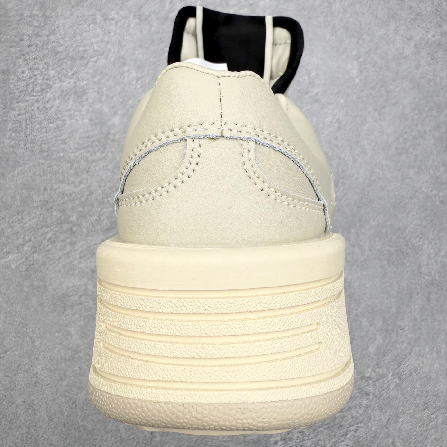 图片[8]-Rick Owens DRKSHDW x Converse 融合前卫与经典，挑战传统，定义新潮流。设计独特，展现出个性和时尚感，别具一格的潮流魅力，让您在人群中脱颖而出，简约又大方。踩上它每一步都踏出独属于你的个性风范。 Sizs：35 36 36.5 37 37.5 38 39 39.5 40 41 41.5 42 42.5 43 44-选品中心