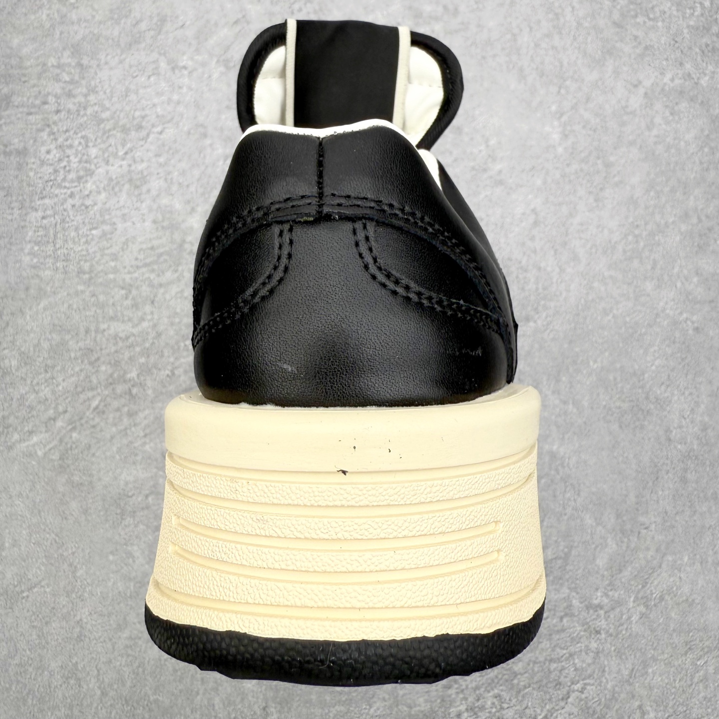 图片[8]-Rick Owens DRKSHDW x Converse 融合前卫与经典，挑战传统，定义新潮流。设计独特，展现出个性和时尚感，别具一格的潮流魅力，让您在人群中脱颖而出，简约又大方。踩上它每一步都踏出独属于你的个性风范。 Sizs：35 36 36.5 37 37.5 38 39 39.5 40 41 41.5 42 42.5 43 44-选品中心