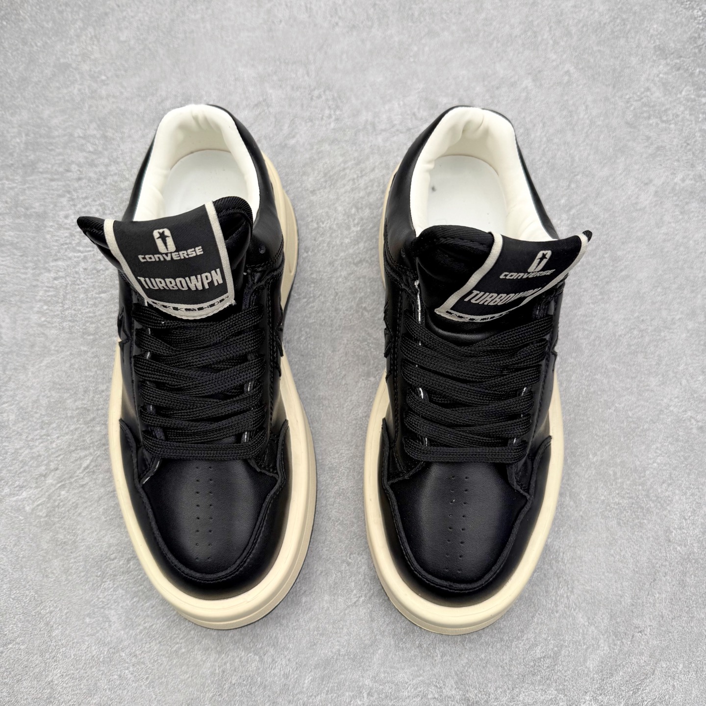 图片[2]-Rick Owens DRKSHDW x Converse 融合前卫与经典，挑战传统，定义新潮流。设计独特，展现出个性和时尚感，别具一格的潮流魅力，让您在人群中脱颖而出，简约又大方。踩上它每一步都踏出独属于你的个性风范。 Sizs：35 36 36.5 37 37.5 38 39 39.5 40 41 41.5 42 42.5 43 44-选品中心
