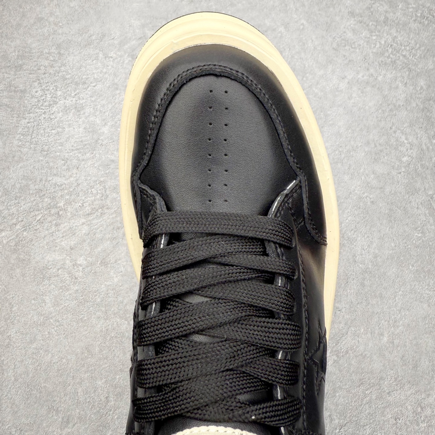 图片[4]-Rick Owens DRKSHDW x Converse 融合前卫与经典，挑战传统，定义新潮流。设计独特，展现出个性和时尚感，别具一格的潮流魅力，让您在人群中脱颖而出，简约又大方。踩上它每一步都踏出独属于你的个性风范。 Sizs：35 36 36.5 37 37.5 38 39 39.5 40 41 41.5 42 42.5 43 44-选品中心