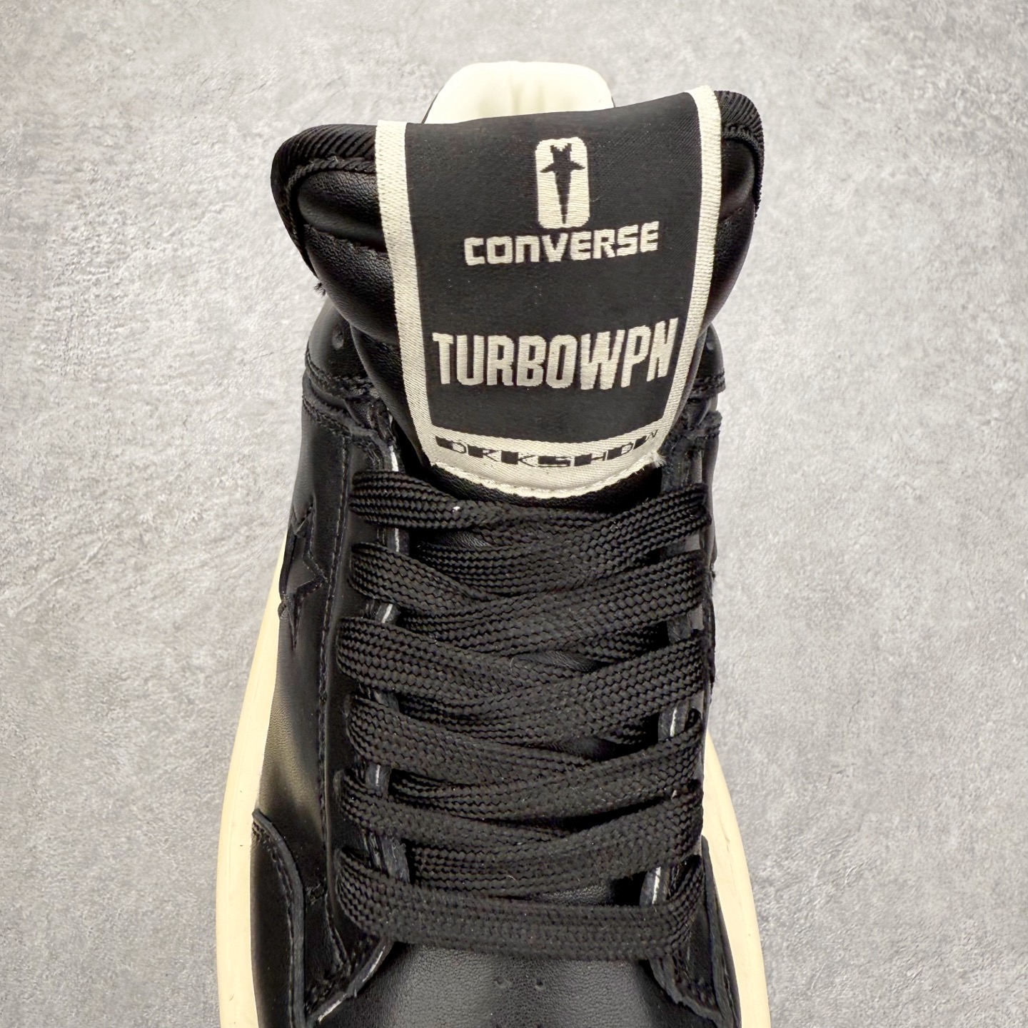 图片[5]-Rick Owens DRKSHDW x Converse 融合前卫与经典，挑战传统，定义新潮流。设计独特，展现出个性和时尚感，别具一格的潮流魅力，让您在人群中脱颖而出，简约又大方。踩上它每一步都踏出独属于你的个性风范。 Sizs：35 36 36.5 37 37.5 38 39 39.5 40 41 41.5 42 42.5 43 44-选品中心