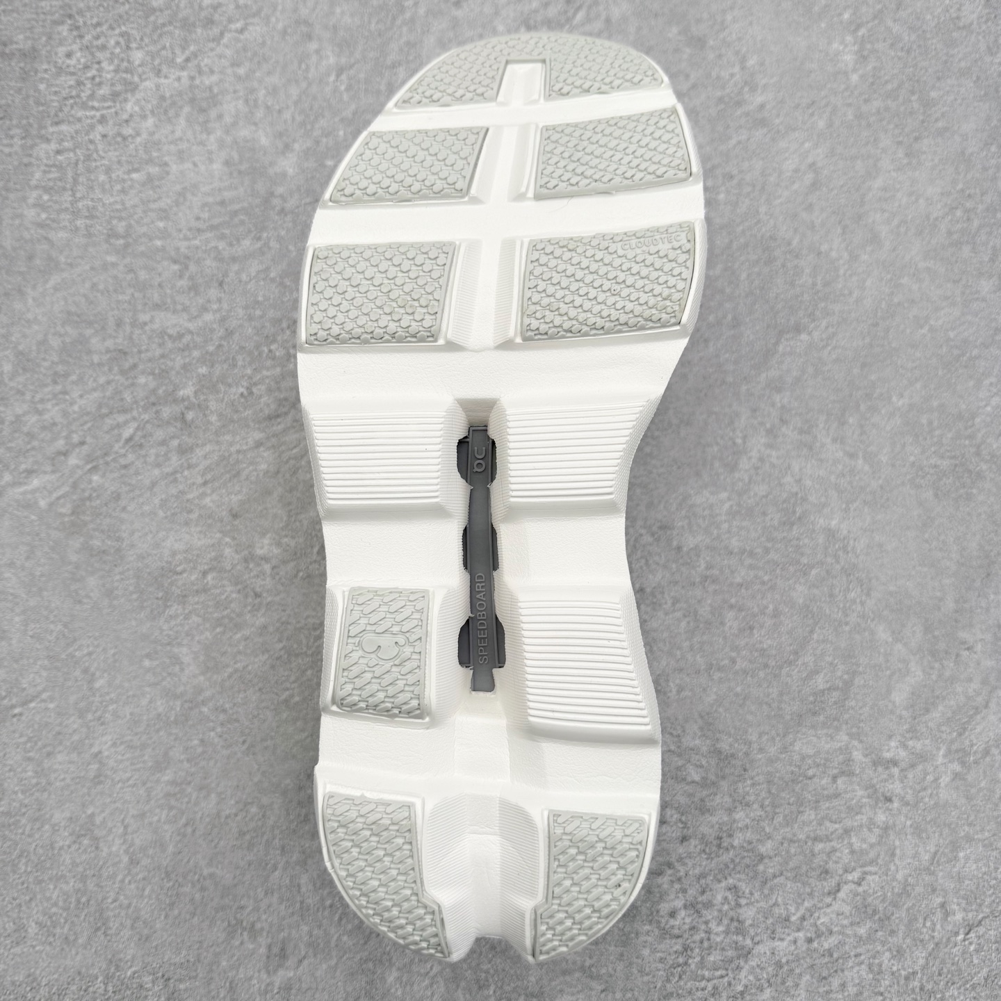 图片[9]-On昂跑 Cloudmonster 舒适 织物防滑透气回弹 低帮 休闲长跑城市通勤跑步鞋 此运动品牌 开创于2010年 缓震着陆、强效回弹、轻柔质感的设计构思始终是ON研制关键 与此同时基于“为全球提供革新性的跑步感受”信念 陆续推出了多款跑鞋及其以专业运动人体跑步工程学为设计关键的功能性跑步服饰设备 让跑者不费力气地畅快畅跑 尺码：36 36.5 37.5 38 38.5 39 40 40.5 41 42 42.5 43 44 44.5 45-选品中心