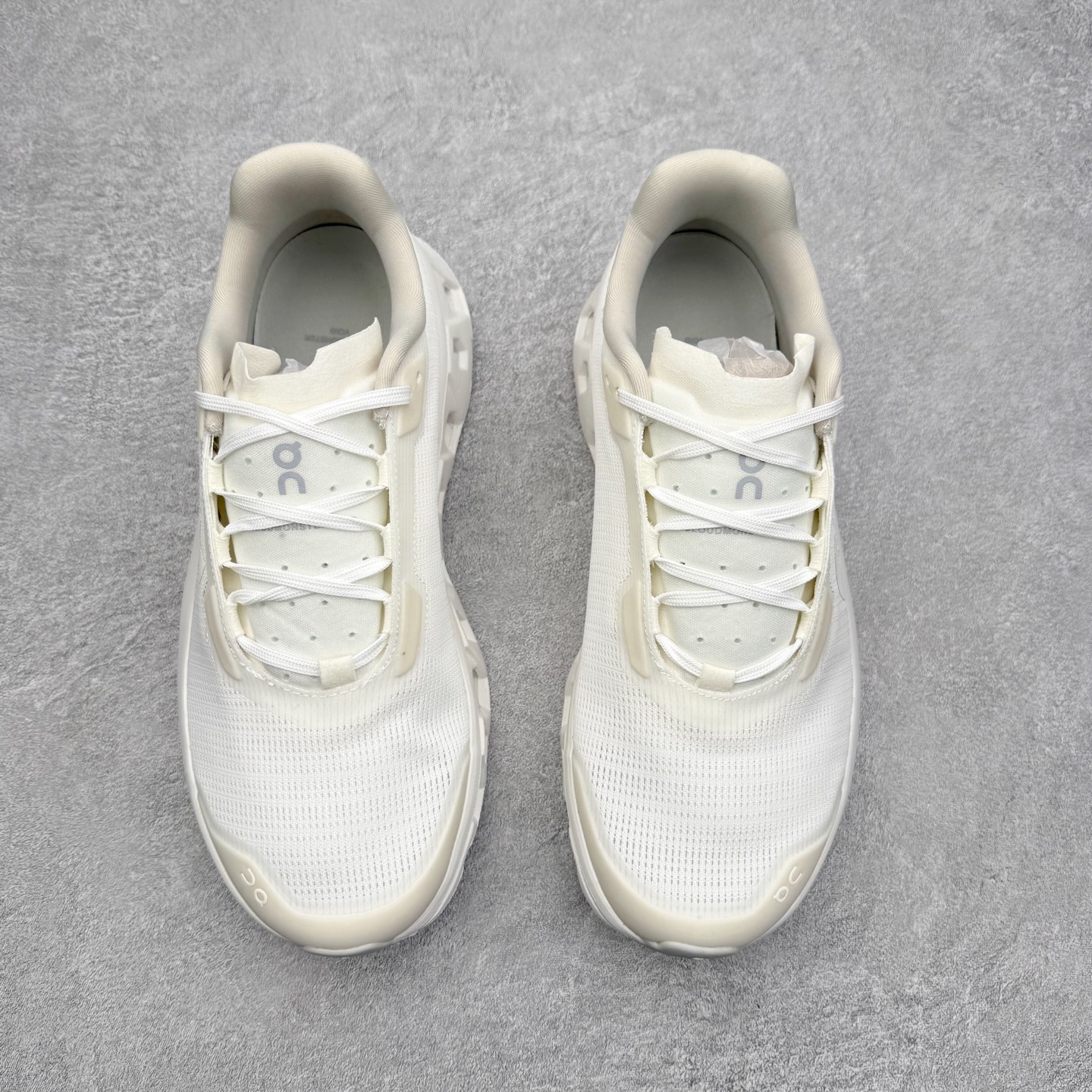 图片[2]-On昂跑 Cloudmonster 舒适 织物防滑透气回弹 低帮 休闲长跑城市通勤跑步鞋 此运动品牌 开创于2010年 缓震着陆、强效回弹、轻柔质感的设计构思始终是ON研制关键 与此同时基于“为全球提供革新性的跑步感受”信念 陆续推出了多款跑鞋及其以专业运动人体跑步工程学为设计关键的功能性跑步服饰设备 让跑者不费力气地畅快畅跑 尺码：36 36.5 37.5 38 38.5 39 40 40.5 41 42 42.5 43 44 44.5 45-选品中心