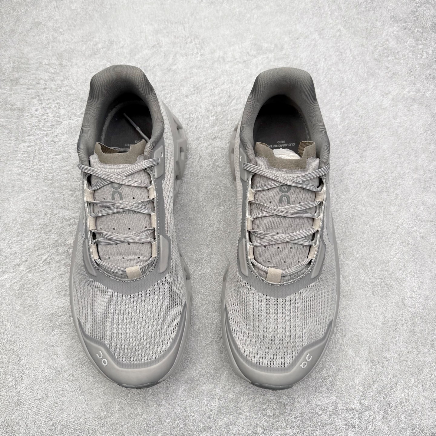 图片[2]-On昂跑 Cloudmonster 舒适 织物防滑透气回弹 低帮 休闲长跑城市通勤跑步鞋 此运动品牌 开创于2010年 缓震着陆、强效回弹、轻柔质感的设计构思始终是ON研制关键 与此同时基于“为全球提供革新性的跑步感受”信念 陆续推出了多款跑鞋及其以专业运动人体跑步工程学为设计关键的功能性跑步服饰设备 让跑者不费力气地畅快畅跑 尺码：36 36.5 37.5 38 38.5 39 40 40.5 41 42 42.5 43 44 44.5 45-选品中心