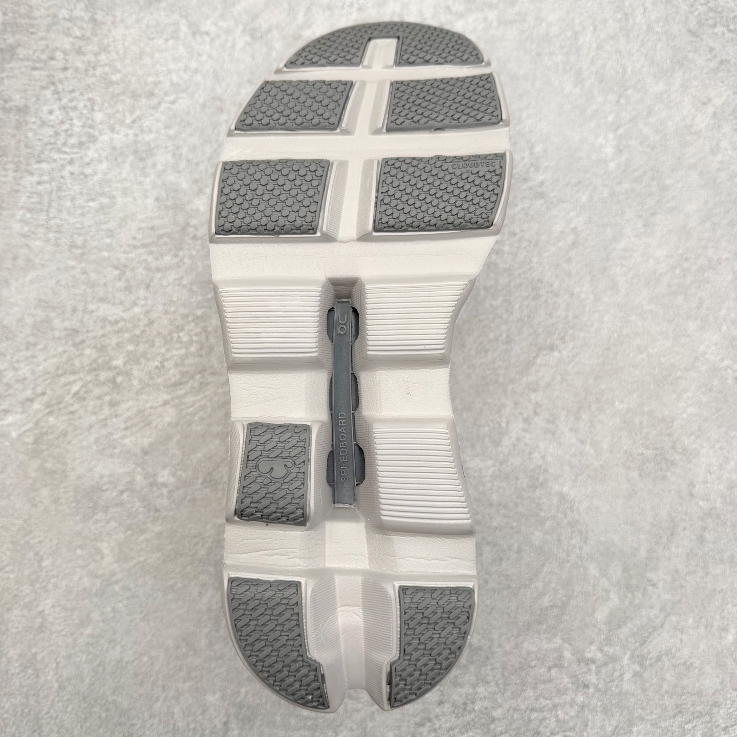 图片[9]-On昂跑 Cloudmonster 舒适 织物防滑透气回弹 低帮 休闲长跑城市通勤跑步鞋 此运动品牌 开创于2010年 缓震着陆、强效回弹、轻柔质感的设计构思始终是ON研制关键 与此同时基于“为全球提供革新性的跑步感受”信念 陆续推出了多款跑鞋及其以专业运动人体跑步工程学为设计关键的功能性跑步服饰设备 让跑者不费力气地畅快畅跑 尺码：36 36.5 37.5 38 38.5 39 40 40.5 41 42 42.5 43 44 44.5 45-选品中心