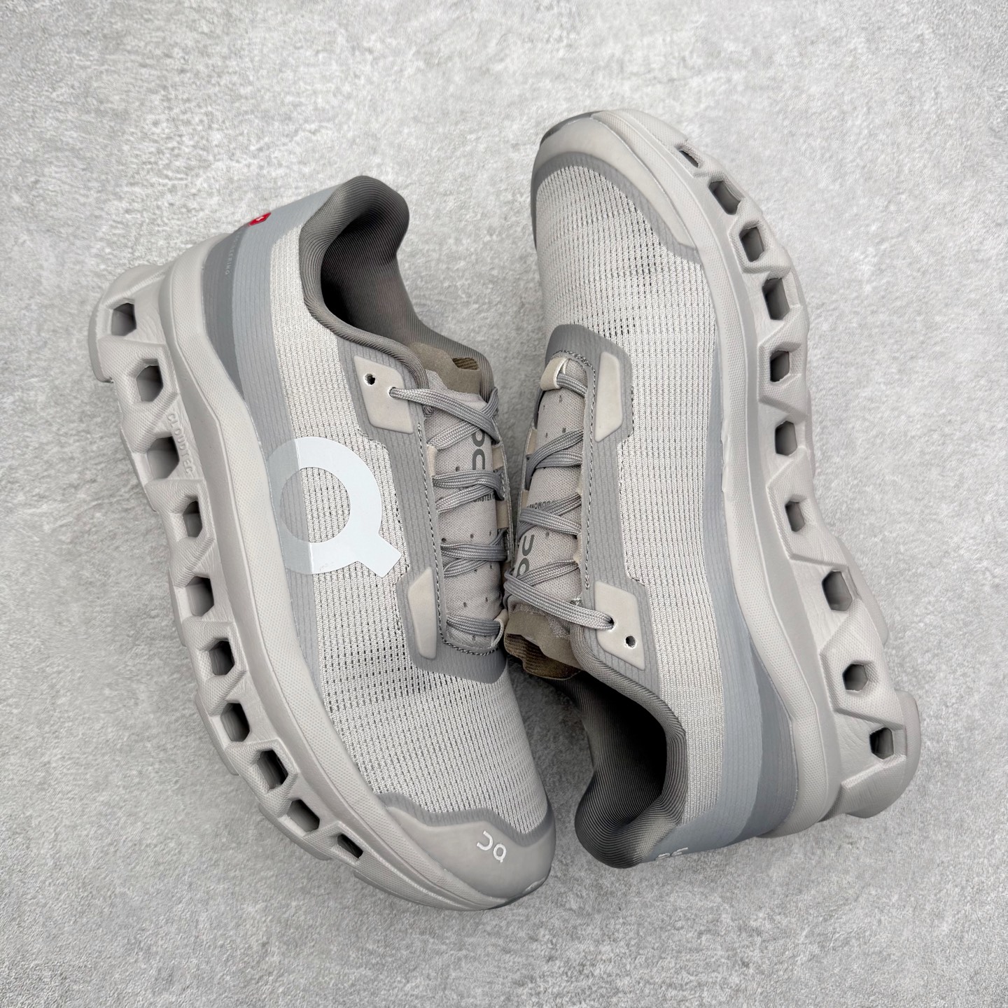 图片[3]-On昂跑 Cloudmonster 舒适 织物防滑透气回弹 低帮 休闲长跑城市通勤跑步鞋 此运动品牌 开创于2010年 缓震着陆、强效回弹、轻柔质感的设计构思始终是ON研制关键 与此同时基于“为全球提供革新性的跑步感受”信念 陆续推出了多款跑鞋及其以专业运动人体跑步工程学为设计关键的功能性跑步服饰设备 让跑者不费力气地畅快畅跑 尺码：36 36.5 37.5 38 38.5 39 40 40.5 41 42 42.5 43 44 44.5 45-选品中心