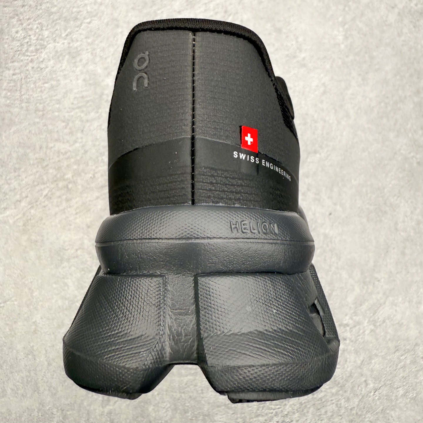 图片[8]-On昂跑 Cloudmonster 舒适 织物防滑透气回弹 低帮 休闲长跑城市通勤跑步鞋 此运动品牌 开创于2010年 缓震着陆、强效回弹、轻柔质感的设计构思始终是ON研制关键 与此同时基于“为全球提供革新性的跑步感受”信念 陆续推出了多款跑鞋及其以专业运动人体跑步工程学为设计关键的功能性跑步服饰设备 让跑者不费力气地畅快畅跑 尺码：36 36.5 37.5 38 38.5 39 40 40.5 41 42 42.5 43 44 44.5 45-选品中心