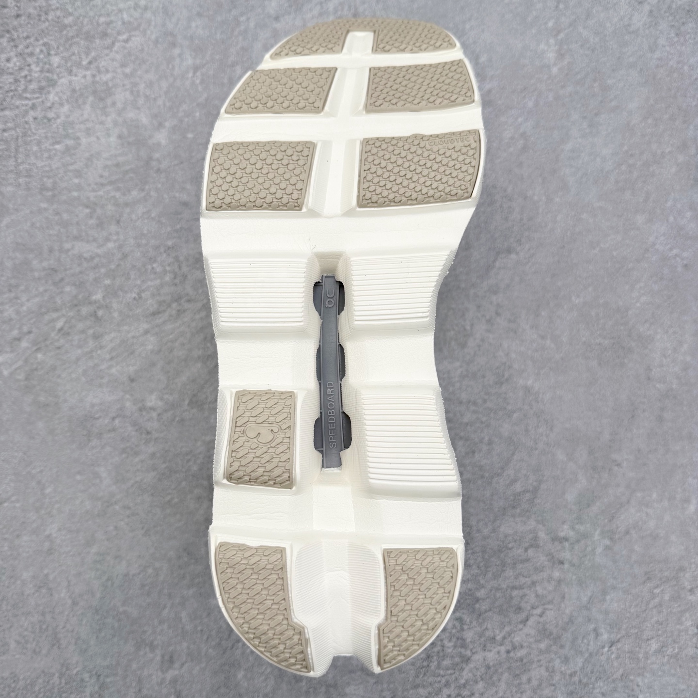 图片[9]-On昂跑 Cloudmonster 舒适 织物防滑透气回弹 低帮 休闲长跑城市通勤跑步鞋 此运动品牌 开创于2010年 缓震着陆、强效回弹、轻柔质感的设计构思始终是ON研制关键 与此同时基于“为全球提供革新性的跑步感受”信念 陆续推出了多款跑鞋及其以专业运动人体跑步工程学为设计关键的功能性跑步服饰设备 让跑者不费力气地畅快畅跑 尺码：36 36.5 37.5 38 38.5 39 40 40.5 41 42 42.5 43 44 44.5 45-选品中心