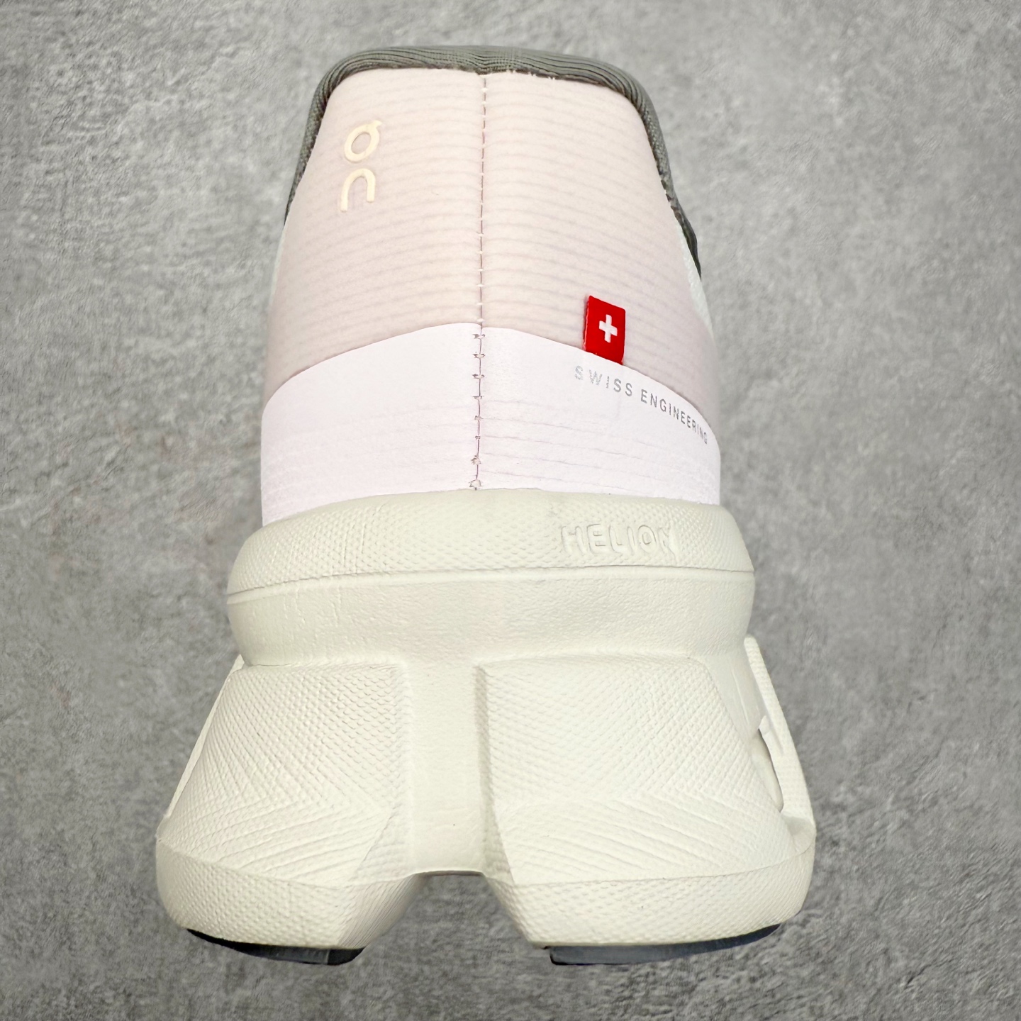 图片[8]-On昂跑 Cloudmonster 舒适 织物防滑透气回弹 低帮 休闲长跑城市通勤跑步鞋 此运动品牌 开创于2010年 缓震着陆、强效回弹、轻柔质感的设计构思始终是ON研制关键 与此同时基于“为全球提供革新性的跑步感受”信念 陆续推出了多款跑鞋及其以专业运动人体跑步工程学为设计关键的功能性跑步服饰设备 让跑者不费力气地畅快畅跑 尺码：36 36.5 37.5 38 38.5 39 40 40.5 41 42 42.5 43 44 44.5 45-选品中心