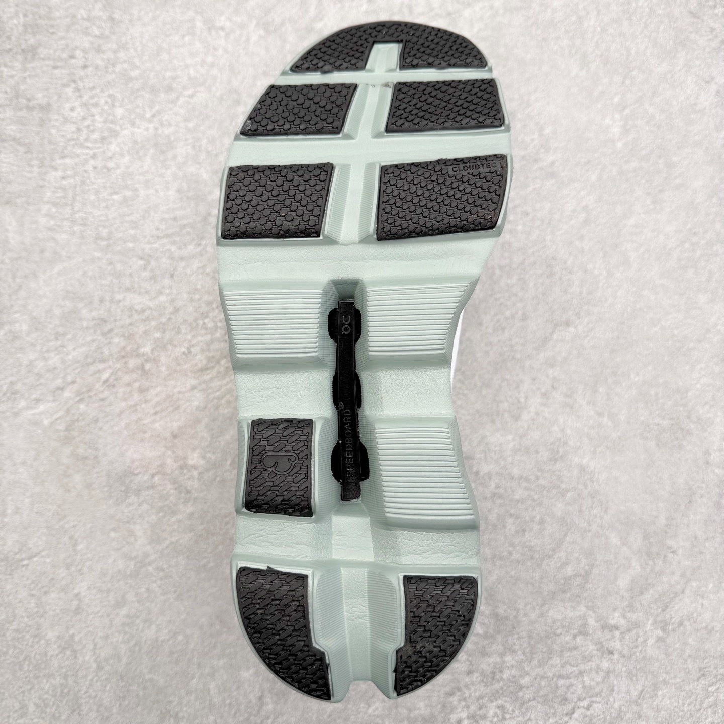 图片[9]-On昂跑 Cloudmonster 舒适 织物防滑透气回弹 低帮 休闲长跑城市通勤跑步鞋 此运动品牌 开创于2010年 缓震着陆、强效回弹、轻柔质感的设计构思始终是ON研制关键 与此同时基于“为全球提供革新性的跑步感受”信念 陆续推出了多款跑鞋及其以专业运动人体跑步工程学为设计关键的功能性跑步服饰设备 让跑者不费力气地畅快畅跑 尺码：36 36.5 37.5 38 38.5 39 40 40.5 41 42 42.5 43 44 44.5 45-选品中心