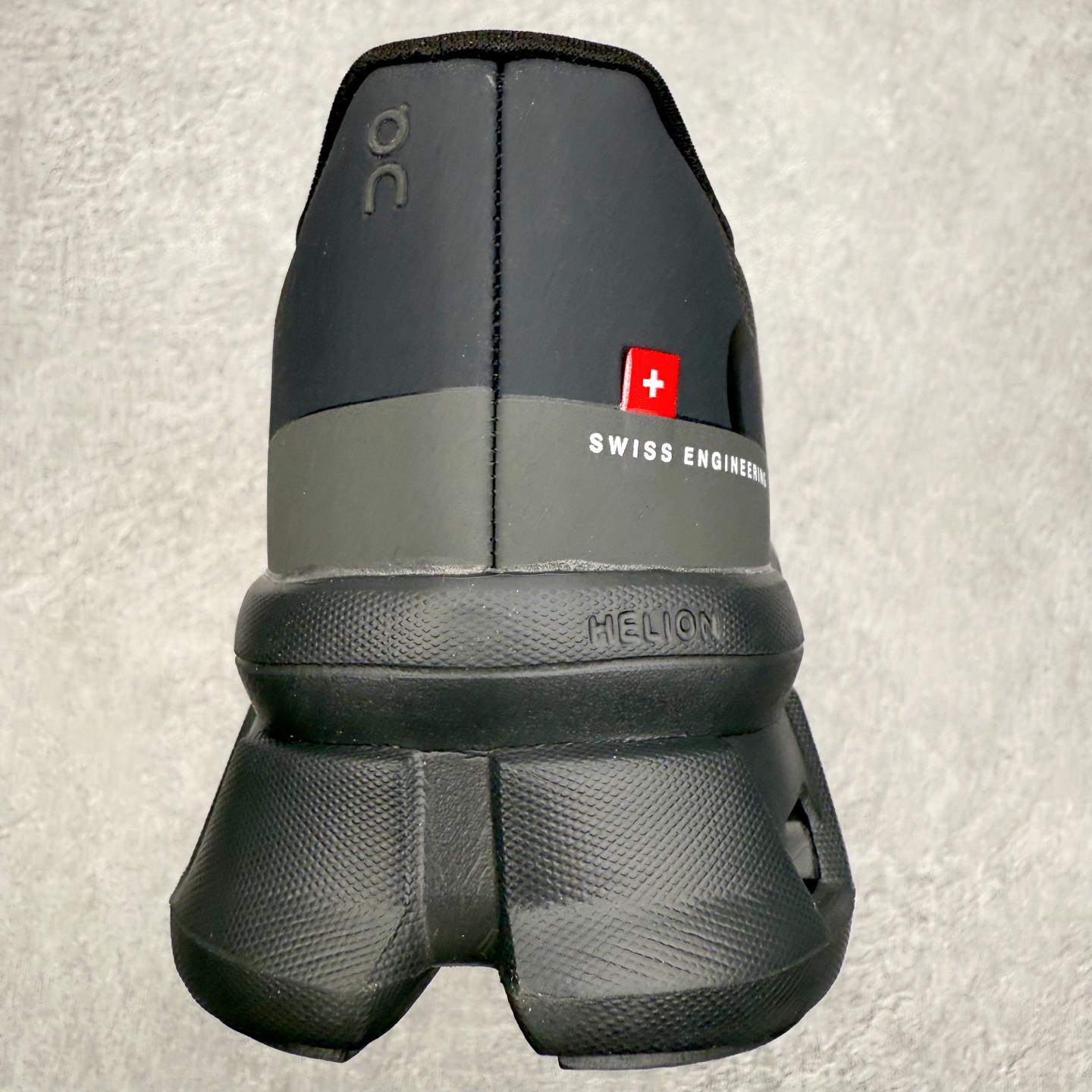 图片[8]-On昂跑 Cloudmonster 舒适 织物防滑透气回弹 低帮 休闲长跑城市通勤跑步鞋 此运动品牌 开创于2010年 缓震着陆、强效回弹、轻柔质感的设计构思始终是ON研制关键 与此同时基于“为全球提供革新性的跑步感受”信念 陆续推出了多款跑鞋及其以专业运动人体跑步工程学为设计关键的功能性跑步服饰设备 让跑者不费力气地畅快畅跑 尺码：36 36.5 37.5 38 38.5 39 40 40.5 41 42 42.5 43 44 44.5 45-选品中心