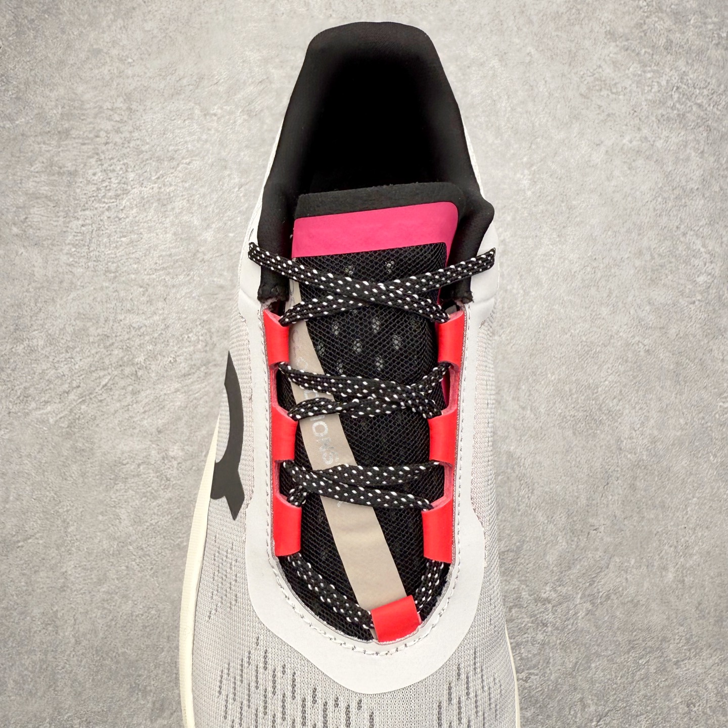 图片[5]-On昂跑 Cloudmonster 舒适 织物防滑透气回弹 低帮 休闲长跑城市通勤跑步鞋 此运动品牌 开创于2010年 缓震着陆、强效回弹、轻柔质感的设计构思始终是ON研制关键 与此同时基于“为全球提供革新性的跑步感受”信念 陆续推出了多款跑鞋及其以专业运动人体跑步工程学为设计关键的功能性跑步服饰设备 让跑者不费力气地畅快畅跑 尺码：36 36.5 37.5 38 38.5 39 40 40.5 41 42 42.5 43 44 44.5 45-选品中心