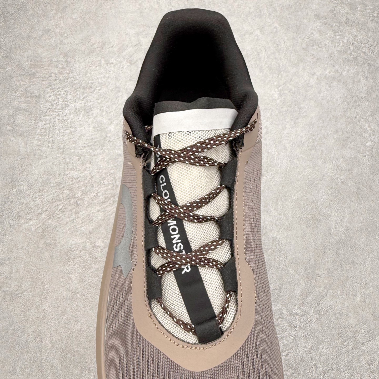 图片[5]-On昂跑 Cloudmonster 舒适 织物防滑透气回弹 低帮 休闲长跑城市通勤跑步鞋 此运动品牌 开创于2010年 缓震着陆、强效回弹、轻柔质感的设计构思始终是ON研制关键 与此同时基于“为全球提供革新性的跑步感受”信念 陆续推出了多款跑鞋及其以专业运动人体跑步工程学为设计关键的功能性跑步服饰设备 让跑者不费力气地畅快畅跑 尺码：36 36.5 37.5 38 38.5 39 40 40.5 41 42 42.5 43 44 44.5 45-选品中心