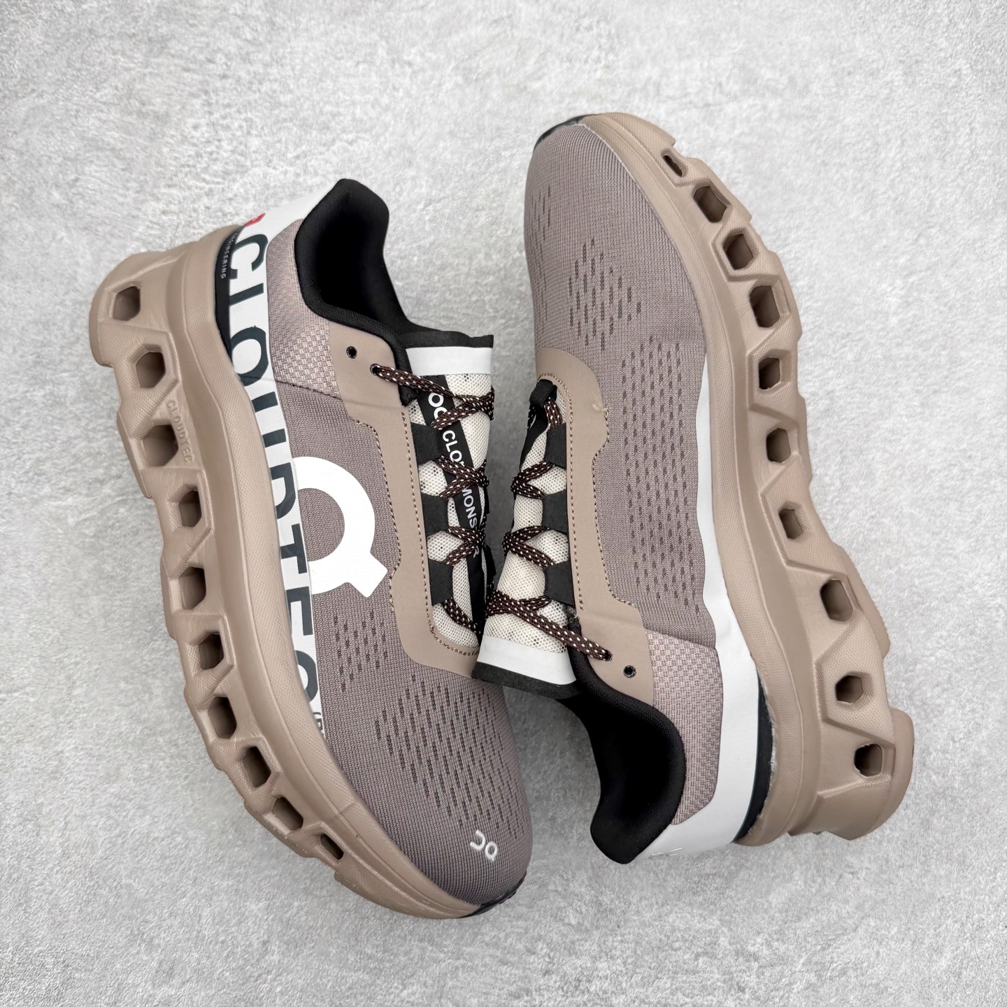 图片[3]-On昂跑 Cloudmonster 舒适 织物防滑透气回弹 低帮 休闲长跑城市通勤跑步鞋 此运动品牌 开创于2010年 缓震着陆、强效回弹、轻柔质感的设计构思始终是ON研制关键 与此同时基于“为全球提供革新性的跑步感受”信念 陆续推出了多款跑鞋及其以专业运动人体跑步工程学为设计关键的功能性跑步服饰设备 让跑者不费力气地畅快畅跑 尺码：36 36.5 37.5 38 38.5 39 40 40.5 41 42 42.5 43 44 44.5 45-选品中心