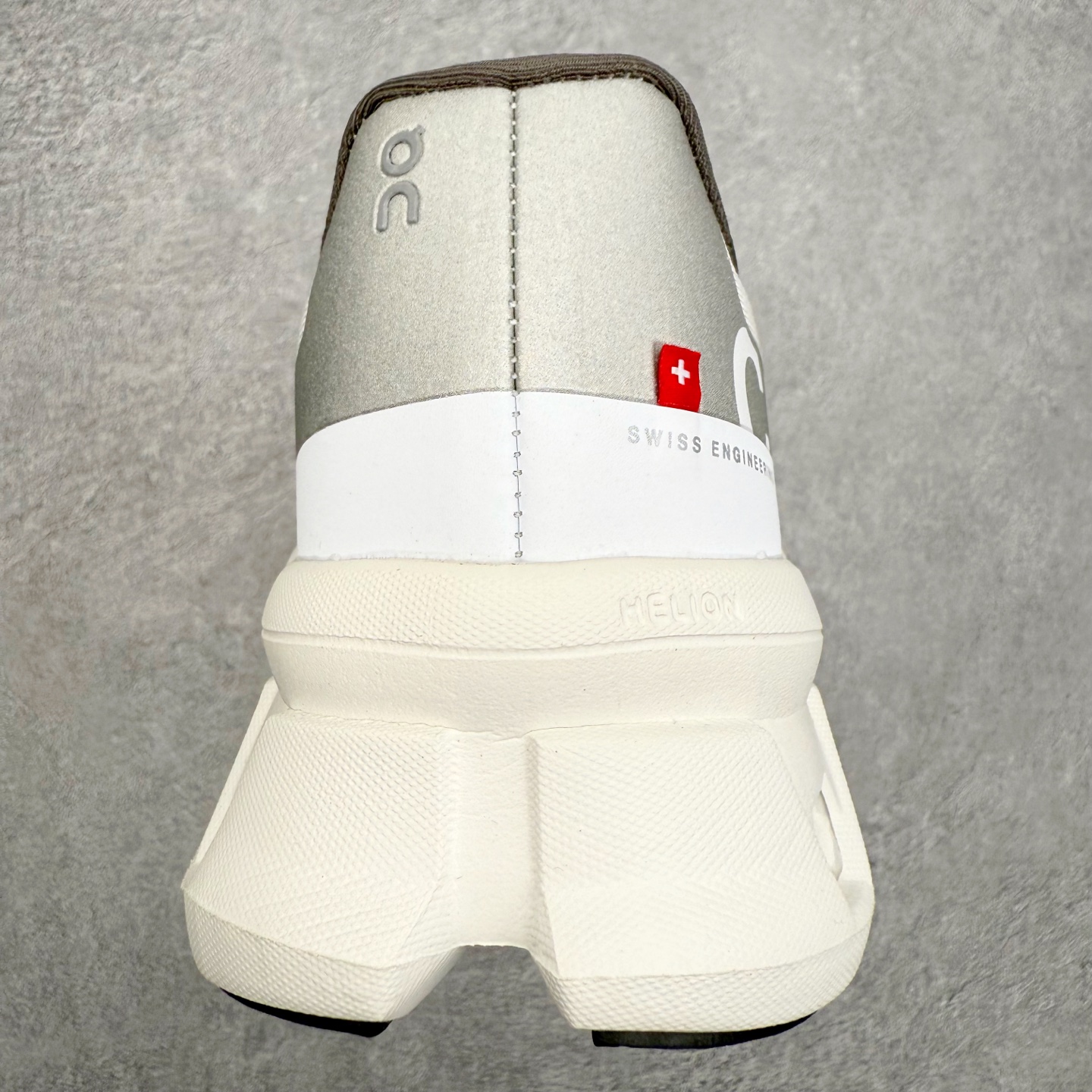 图片[8]-On昂跑 Cloudmonster 舒适 织物防滑透气回弹 低帮 休闲长跑城市通勤跑步鞋 此运动品牌 开创于2010年 缓震着陆、强效回弹、轻柔质感的设计构思始终是ON研制关键 与此同时基于“为全球提供革新性的跑步感受”信念 陆续推出了多款跑鞋及其以专业运动人体跑步工程学为设计关键的功能性跑步服饰设备 让跑者不费力气地畅快畅跑 尺码：36 36.5 37.5 38 38.5 39 40 40.5 41 42 42.5 43 44 44.5 45-选品中心