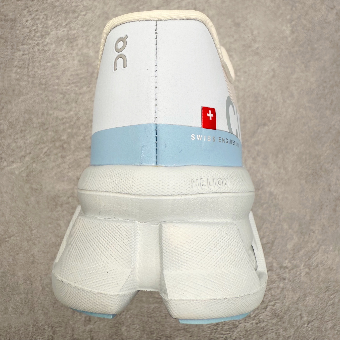 图片[8]-On昂跑 Cloudmonster 舒适 织物防滑透气回弹 低帮 休闲长跑城市通勤跑步鞋 此运动品牌 开创于2010年 缓震着陆、强效回弹、轻柔质感的设计构思始终是ON研制关键 与此同时基于“为全球提供革新性的跑步感受”信念 陆续推出了多款跑鞋及其以专业运动人体跑步工程学为设计关键的功能性跑步服饰设备 让跑者不费力气地畅快畅跑 尺码：36 36.5 37.5 38 38.5 39 40 40.5 41 42 42.5 43 44 44.5 45-选品中心